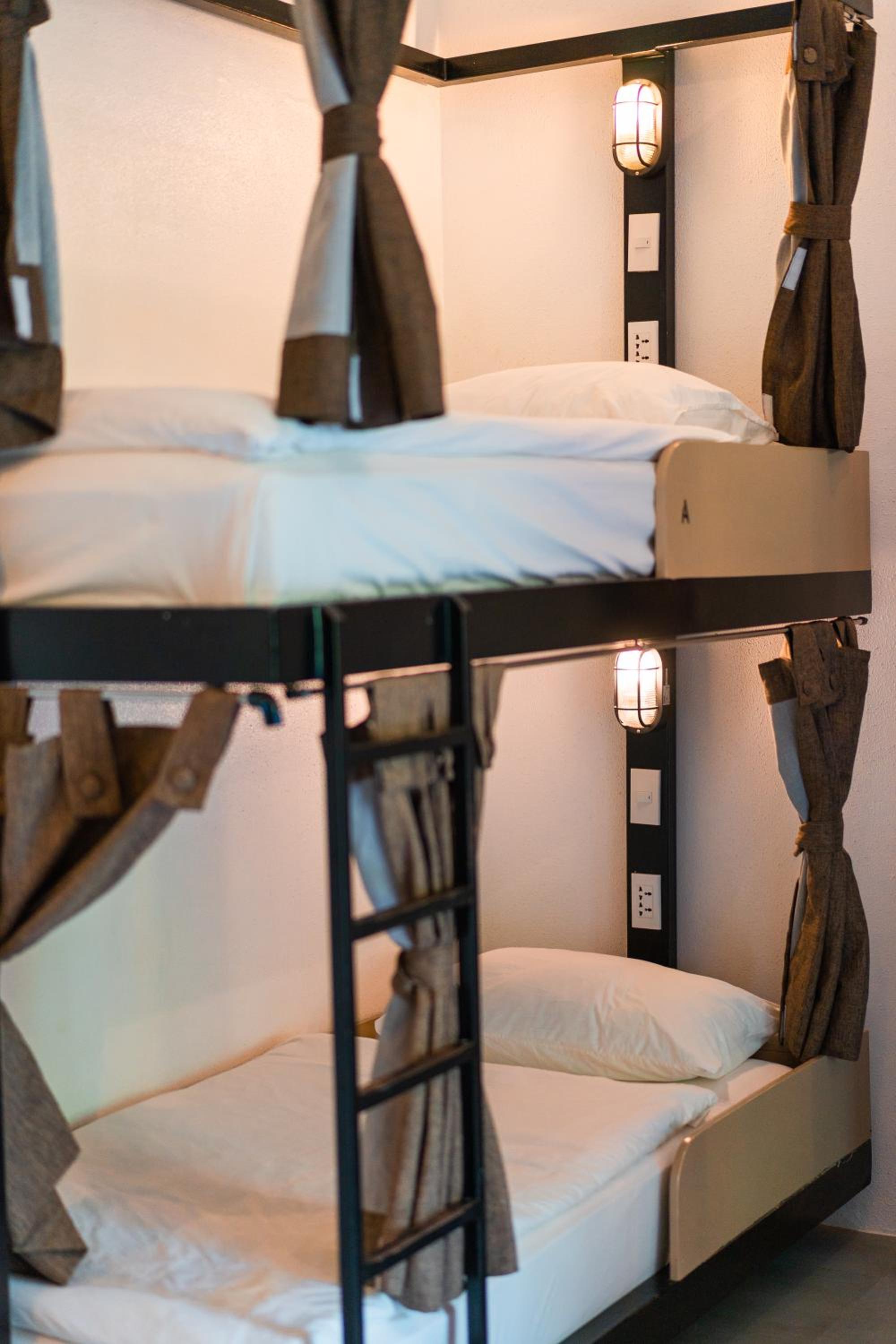 Bed in 8-Bed Mixed Dormitory Room photo 3