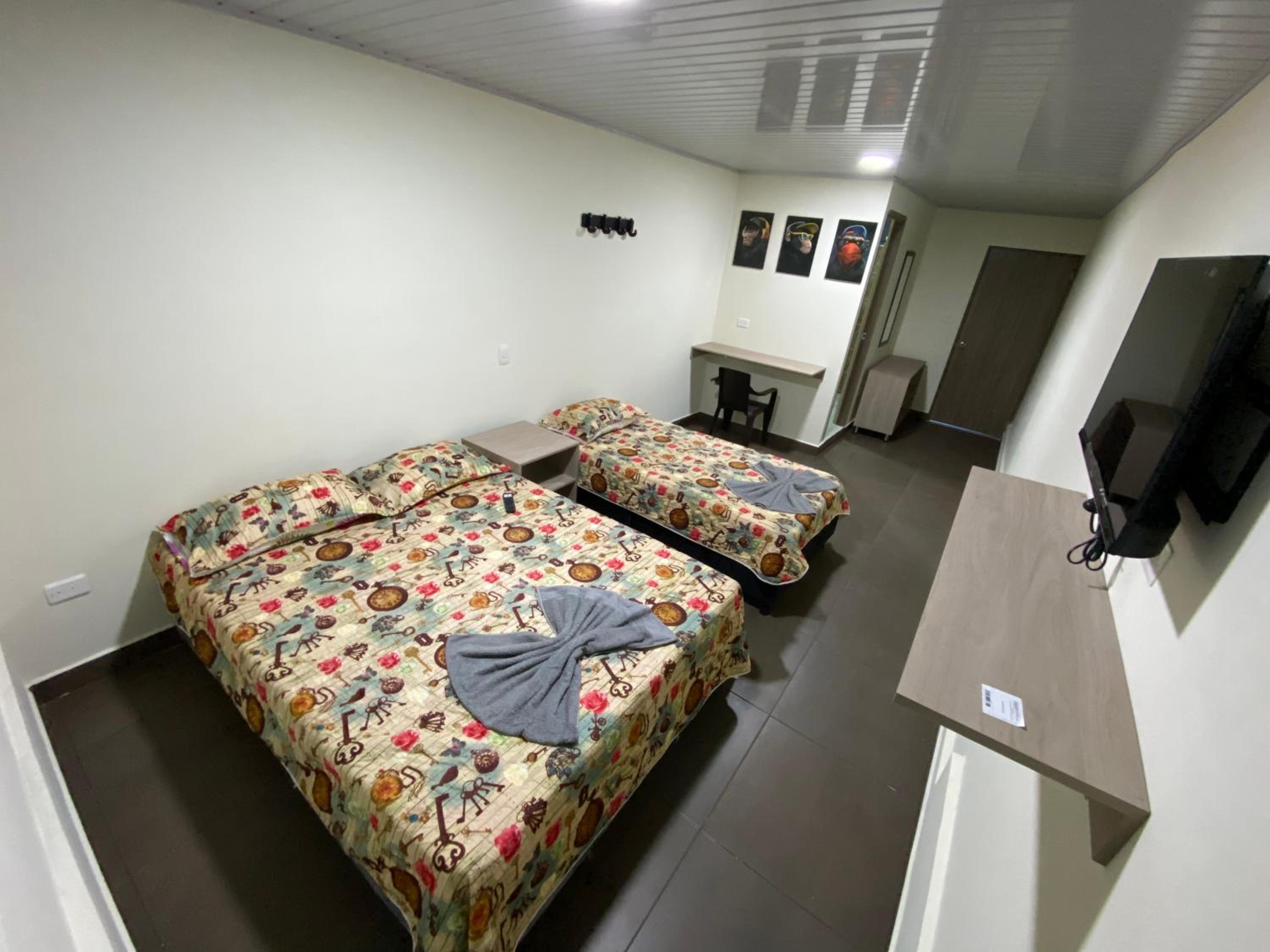 Twin Room with Private Bathroom photo 1