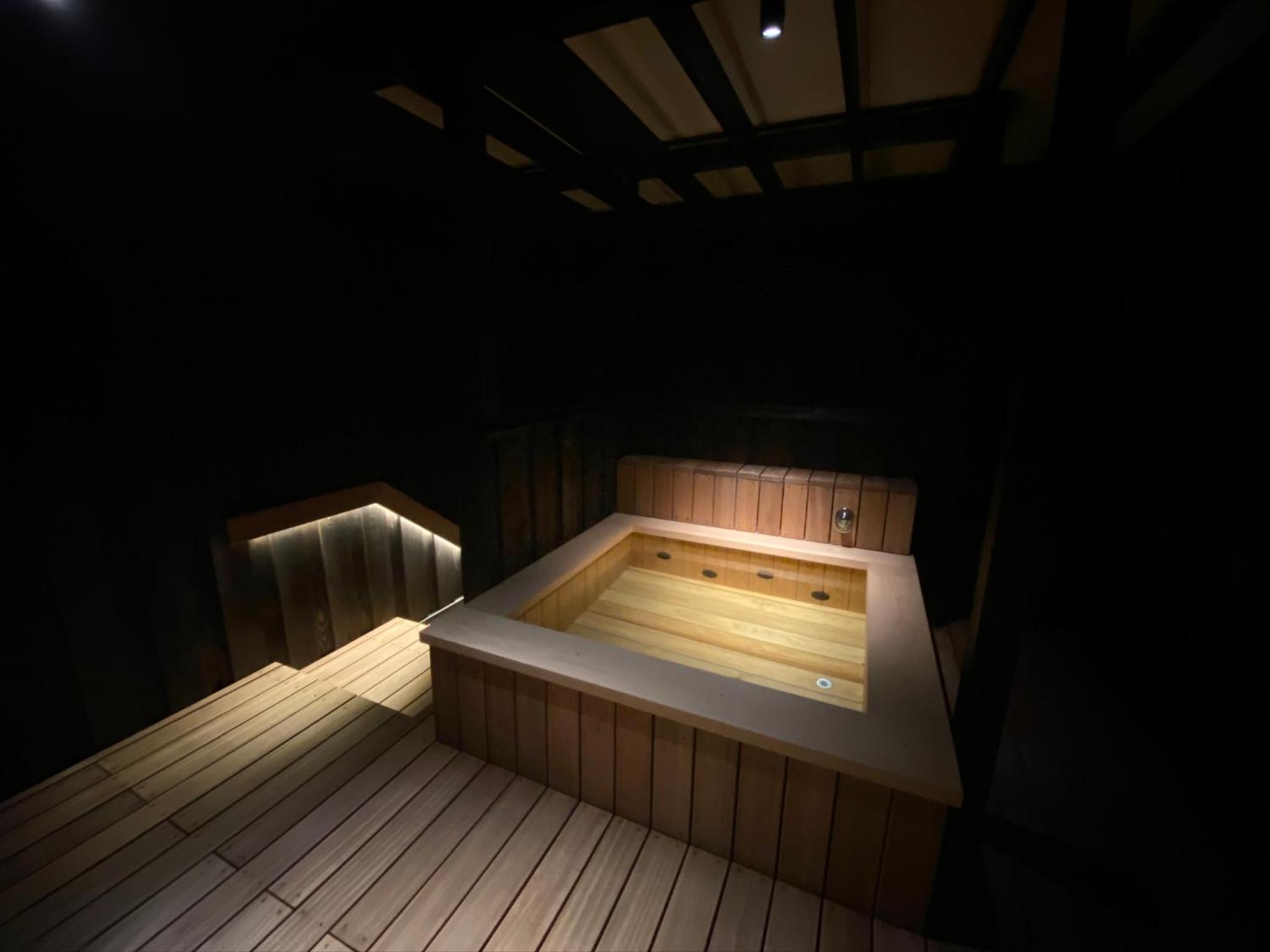 Deluxe Twin Room with Open-Air Bath - Photo 6