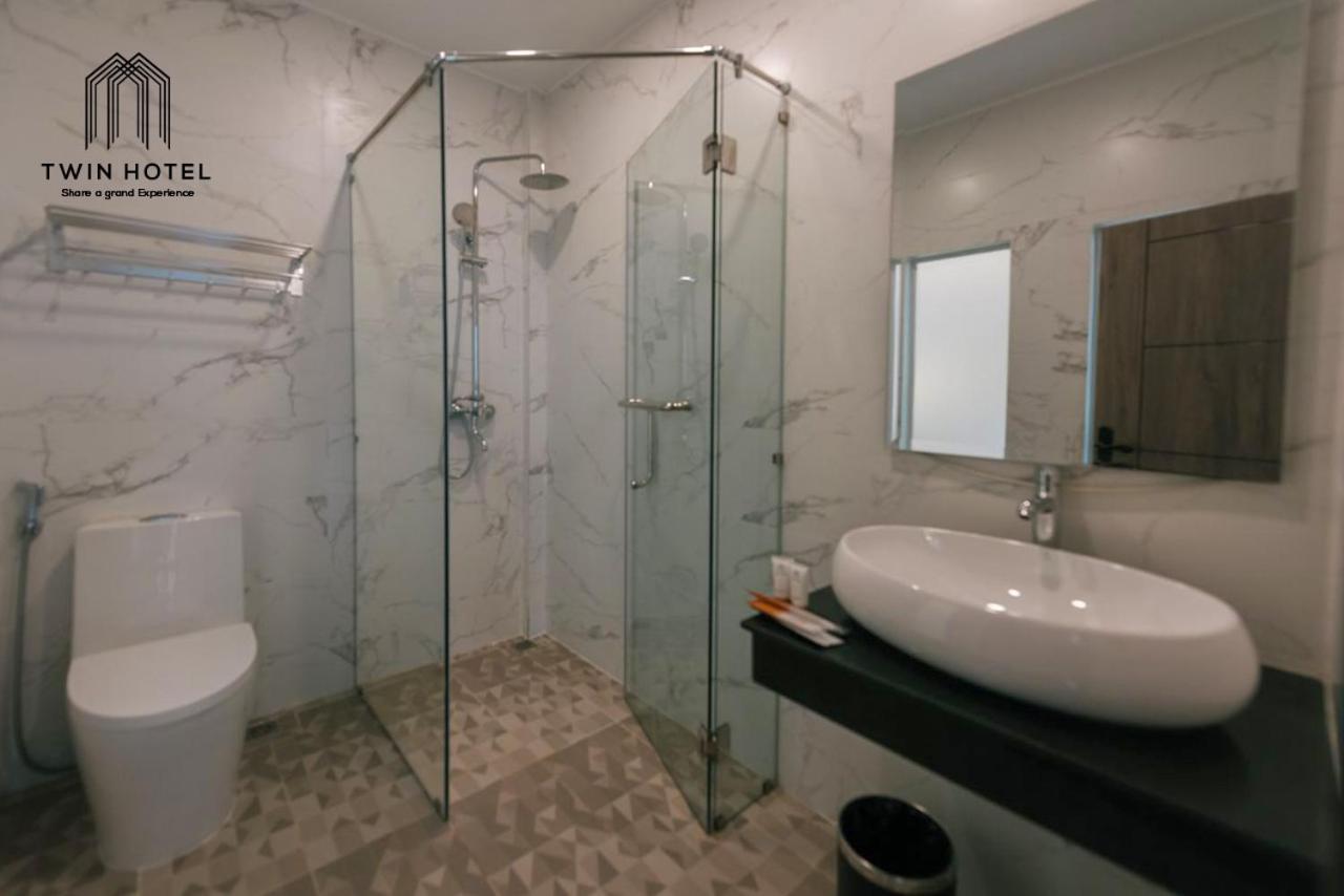 Deluxe Twin Room with City View - Photo 3