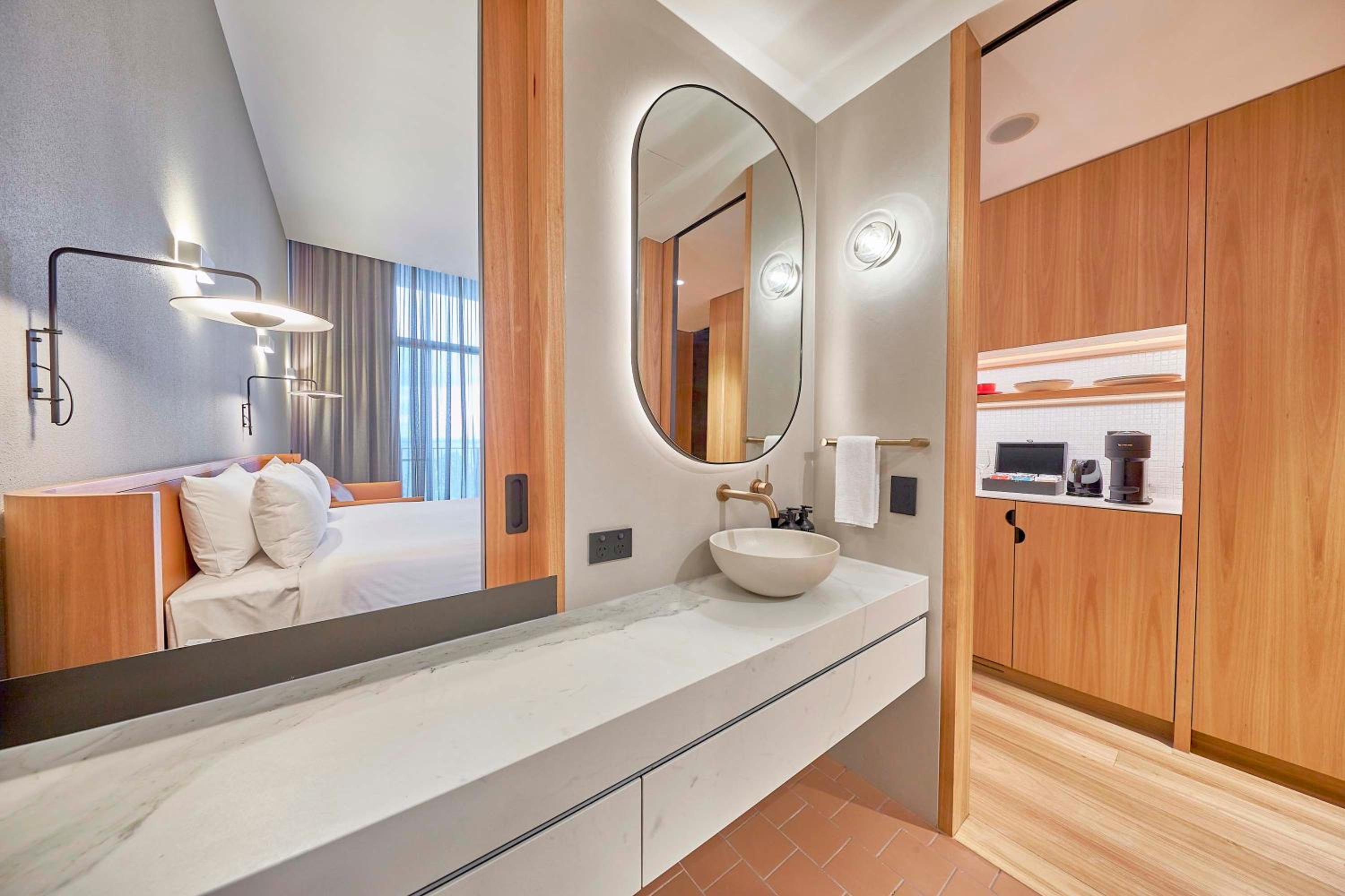 Standard King Room - Photo 4
