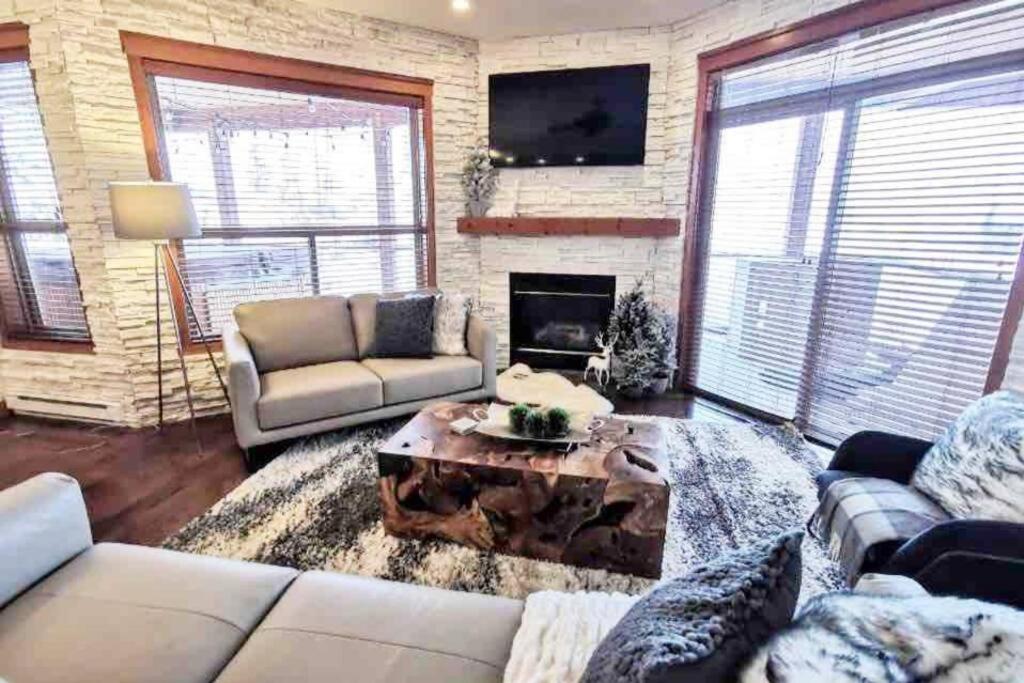 Three-Bedroom Apartment photo 1