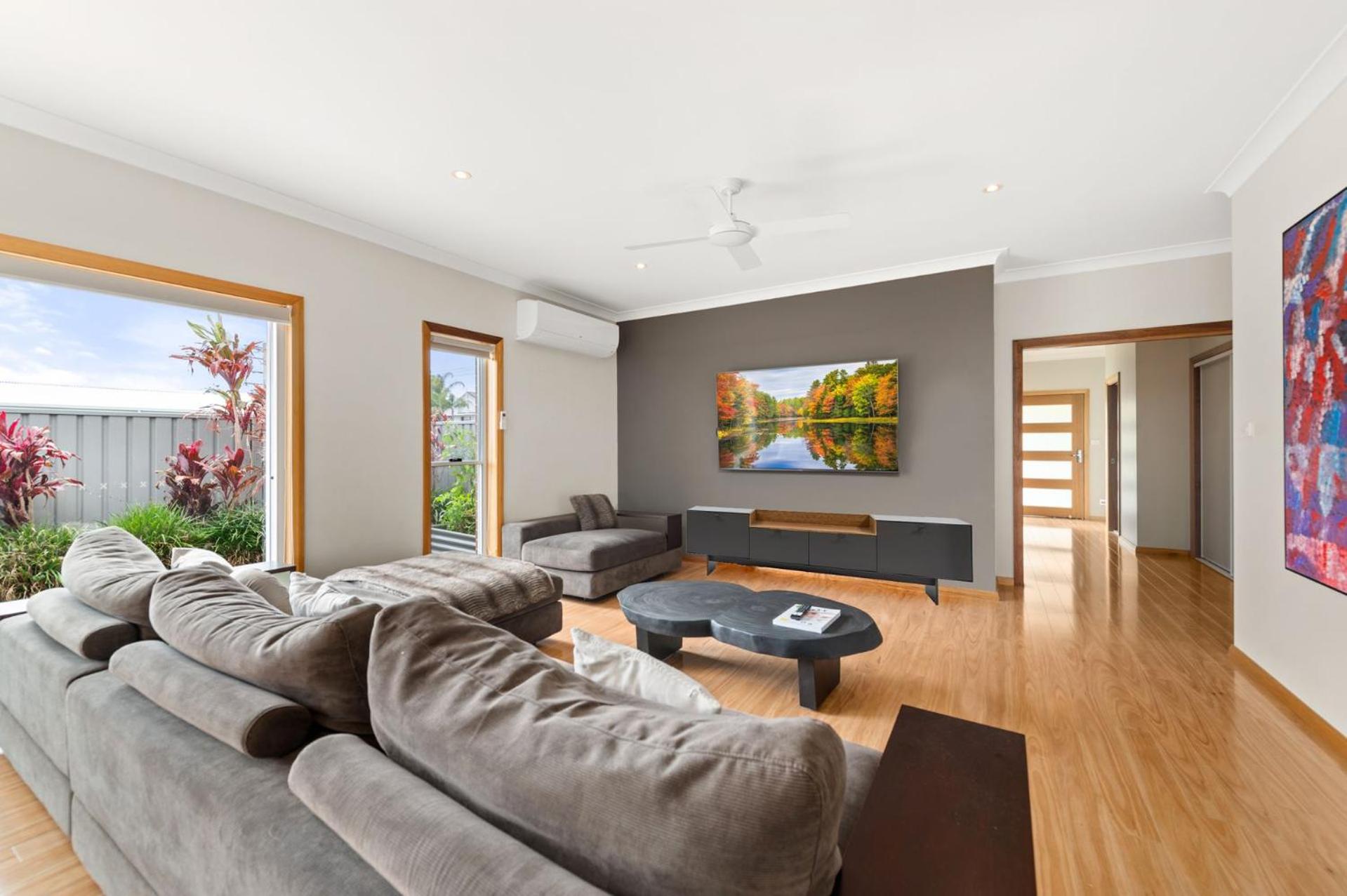 Four-Bedroom House photo 3
