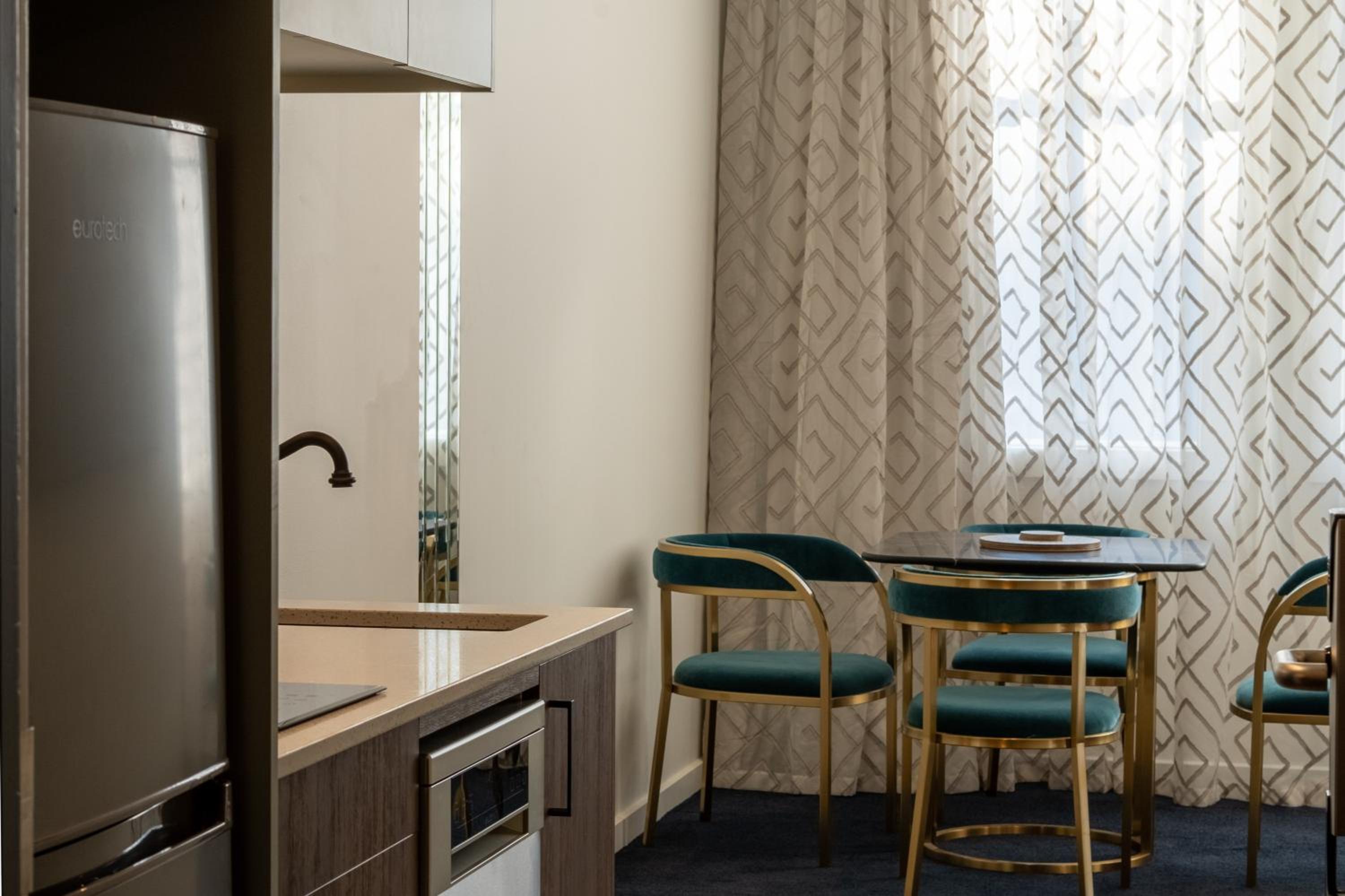 Premium One-Bedroom Suite - Photo 6