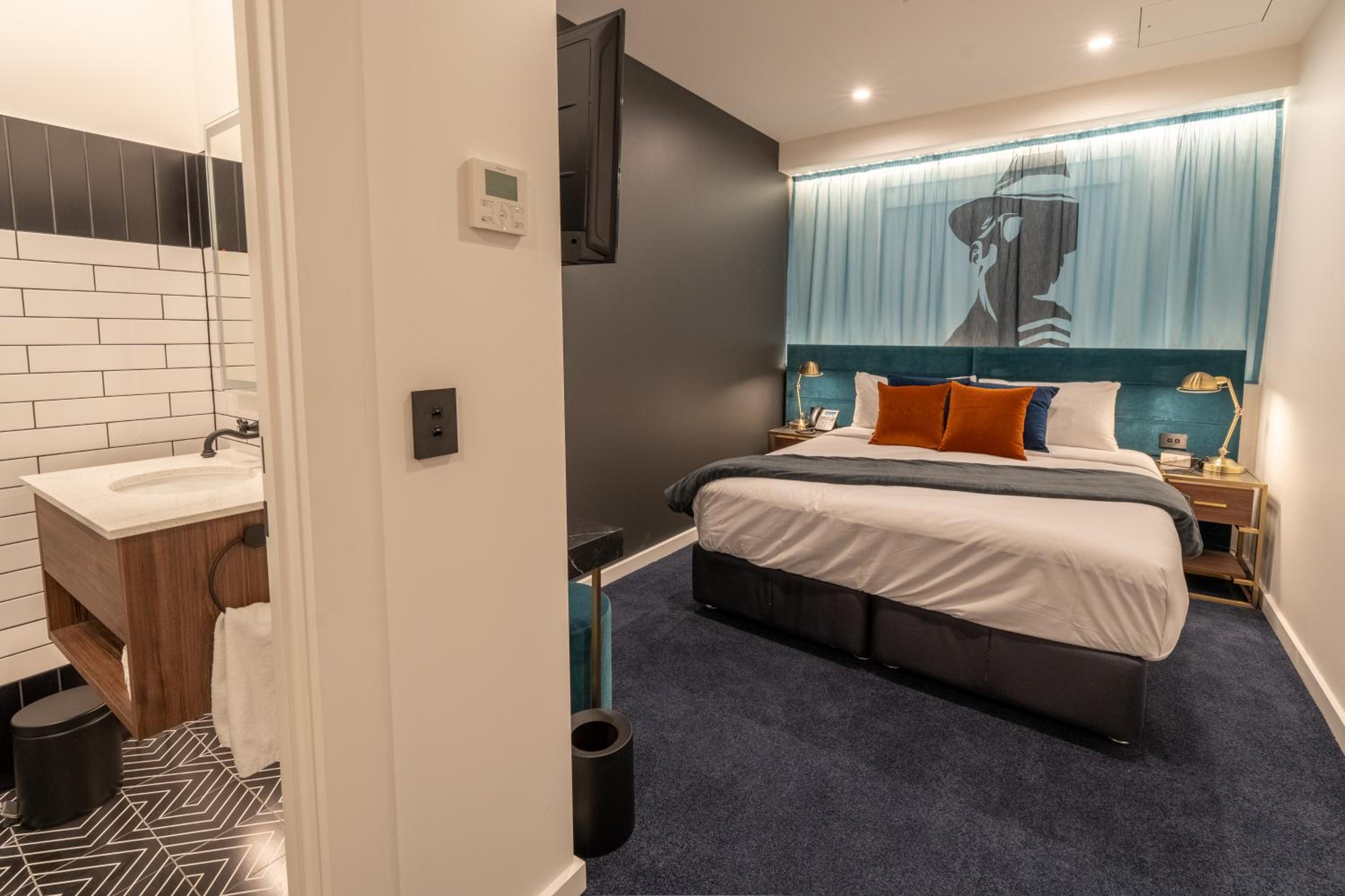 Queen Room - Photo 5