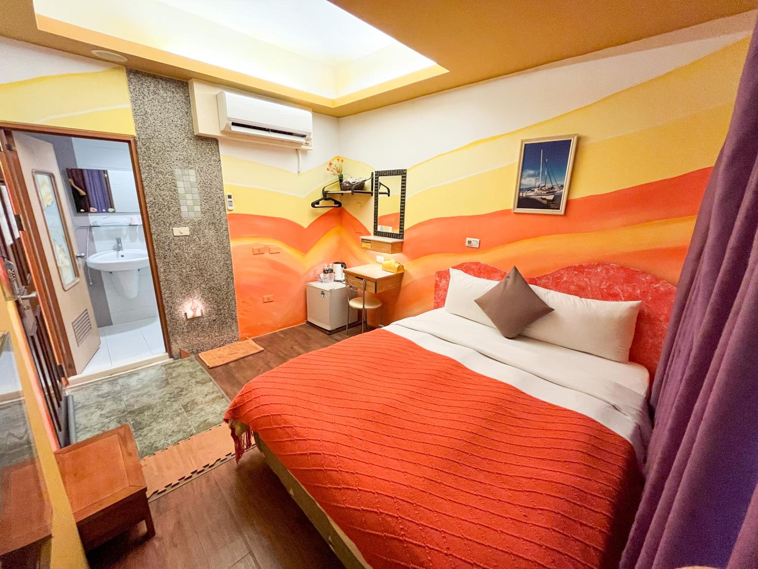 Economy Double Room with No Window