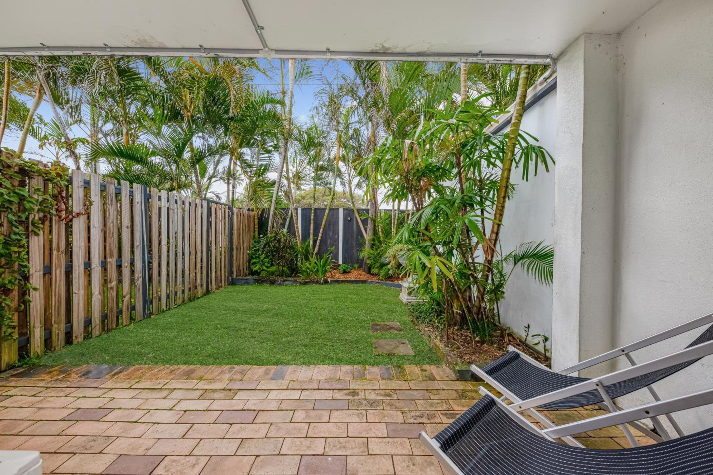 One-Bedroom Apartment with Garden View photo 2