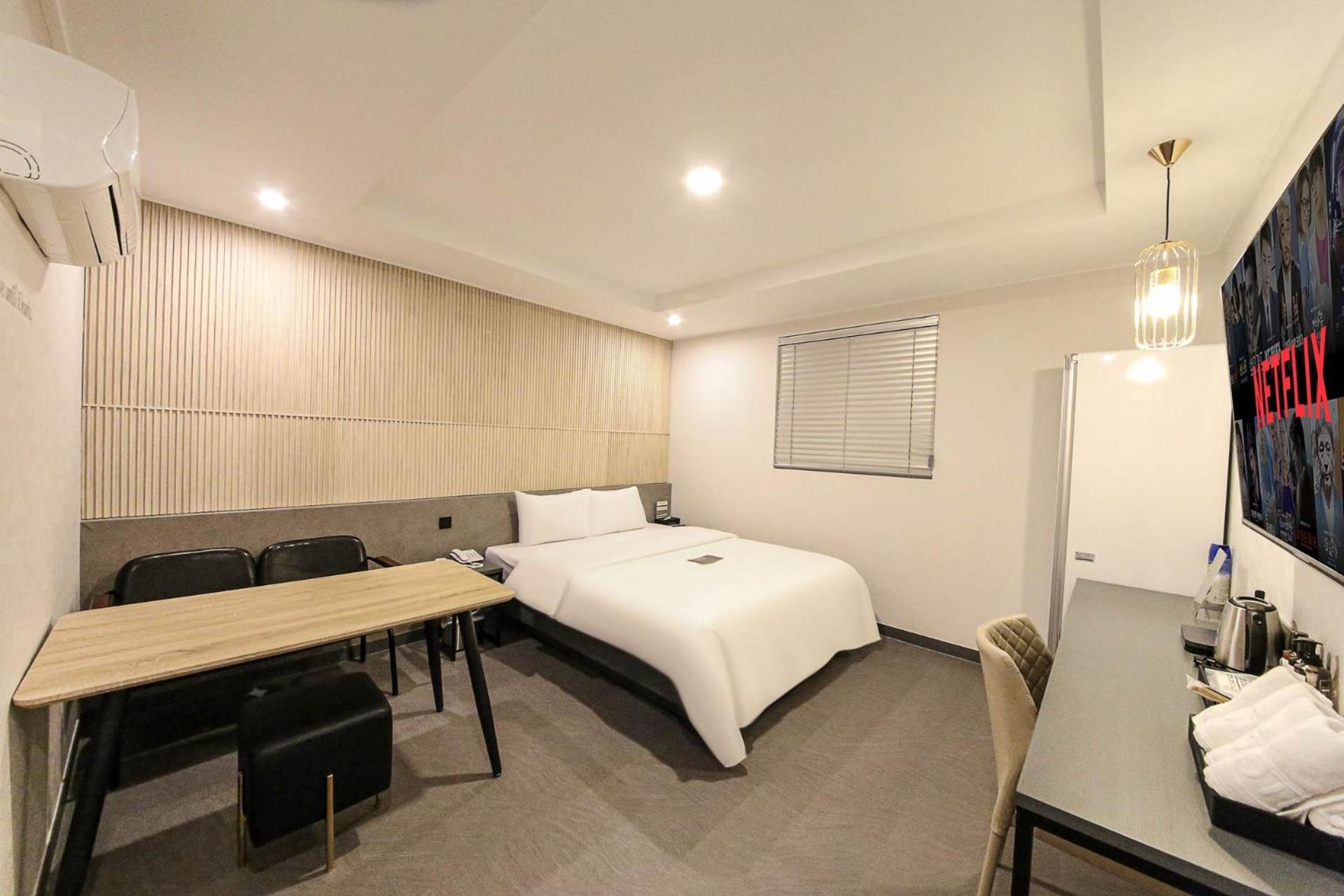 Deluxe Double Room with Shower