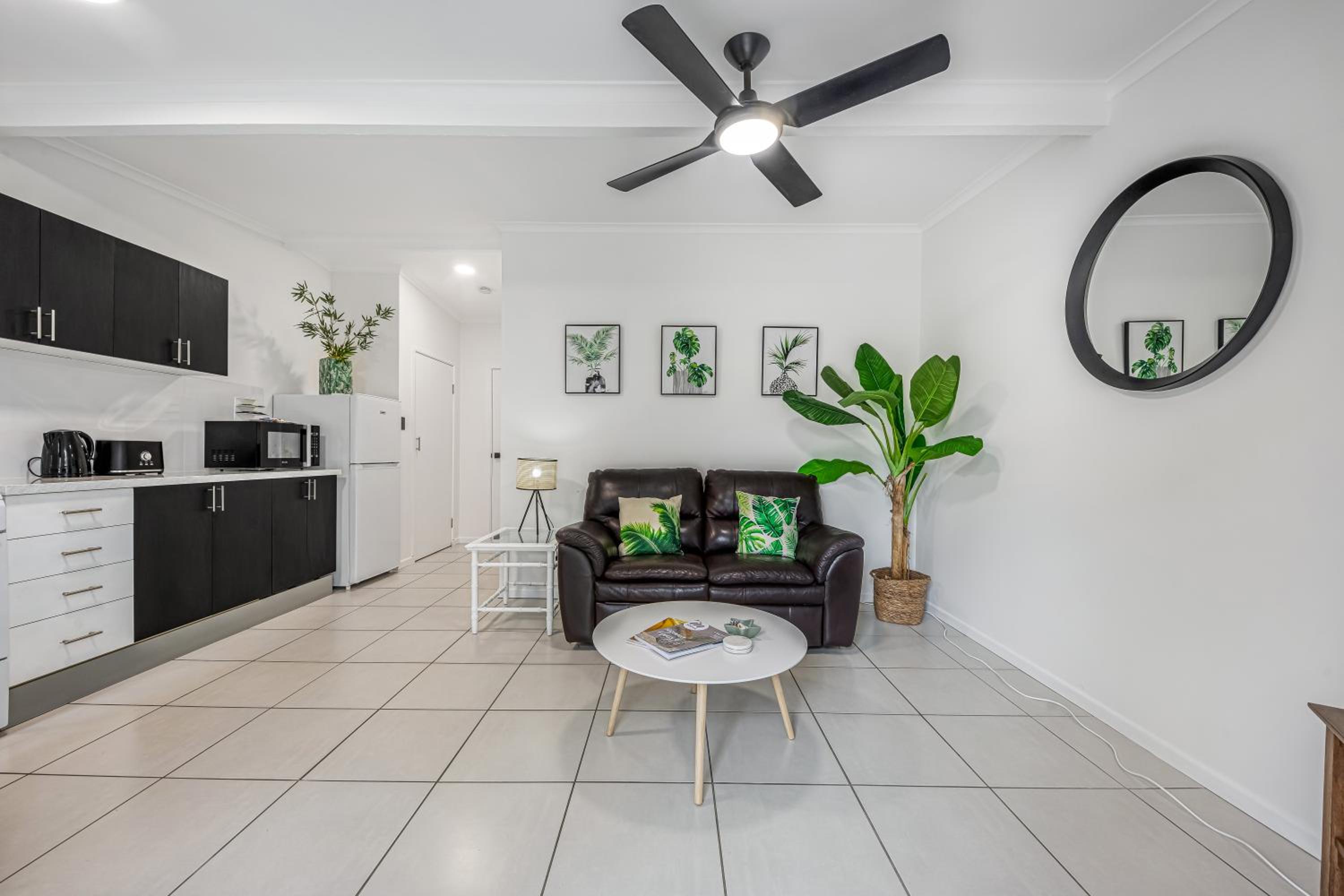 One-Bedroom Apartment with Balcony photo 1