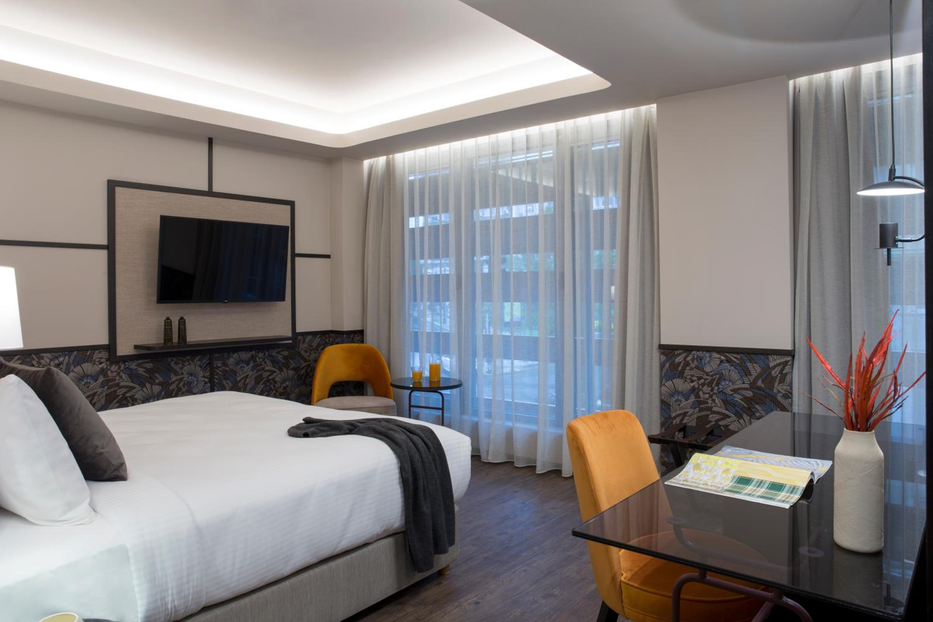 Suite with City View