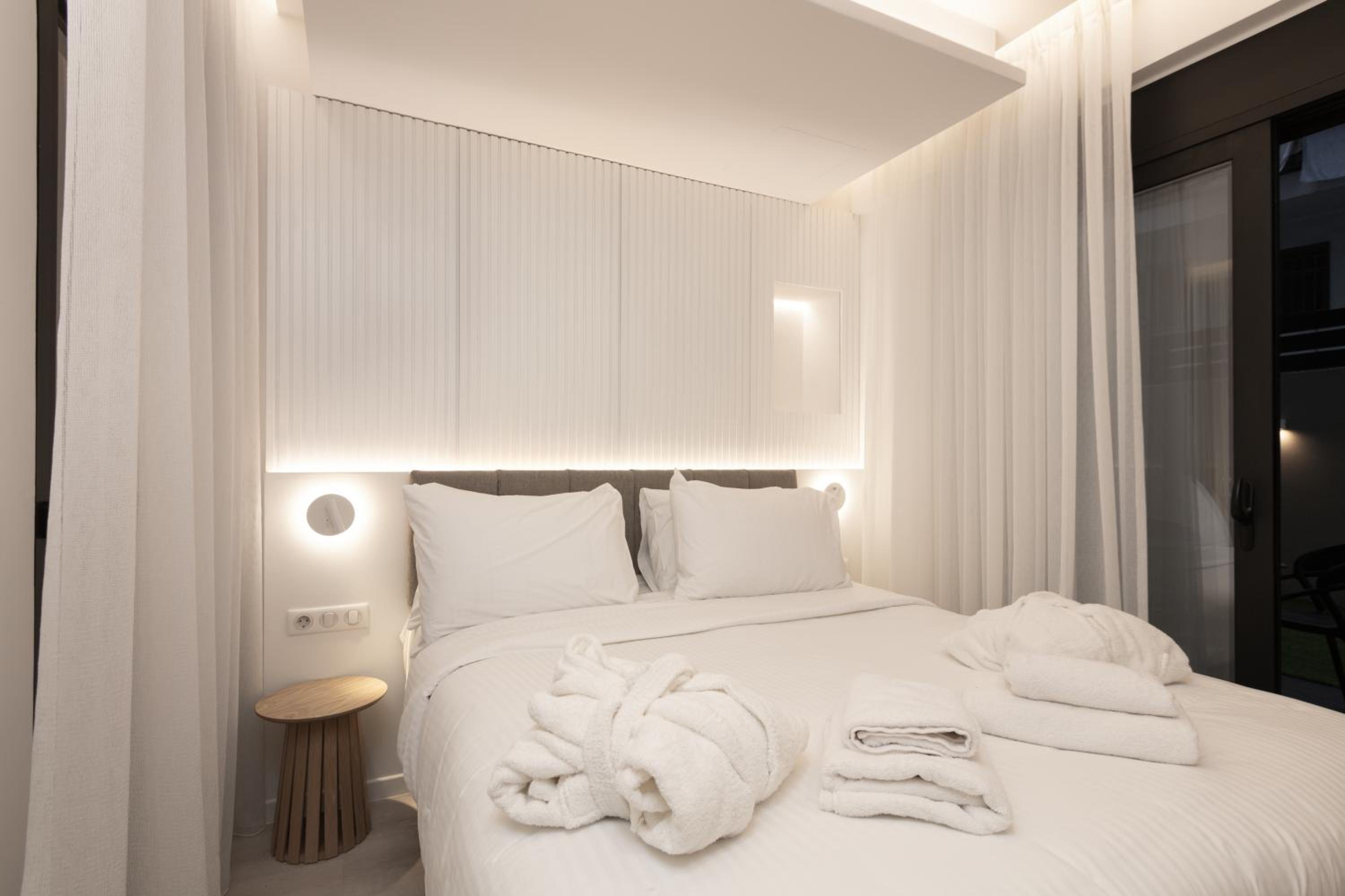 Superior Suite with Private Garden and Jacuzzi photo 1