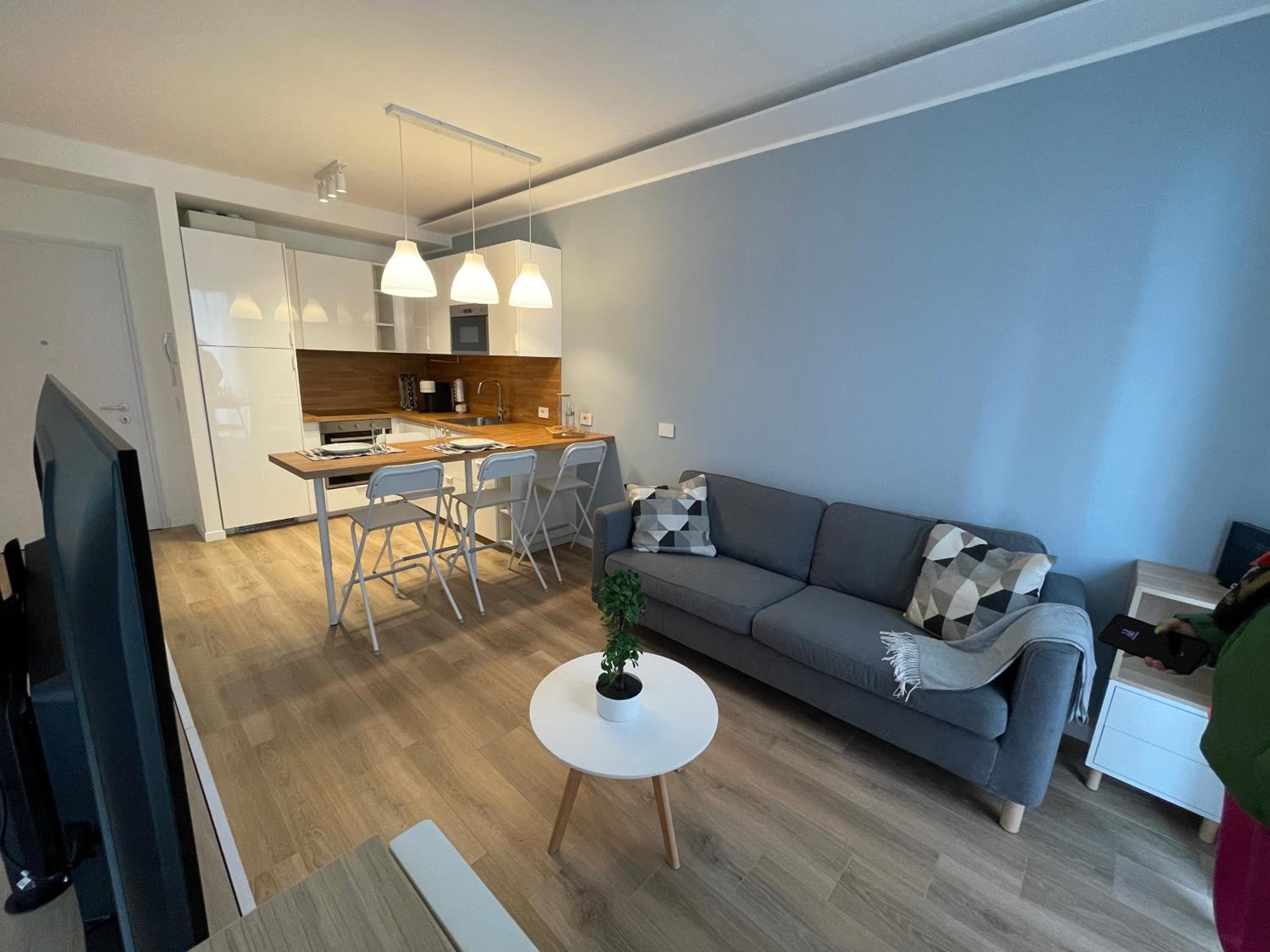 One-Bedroom Apartment