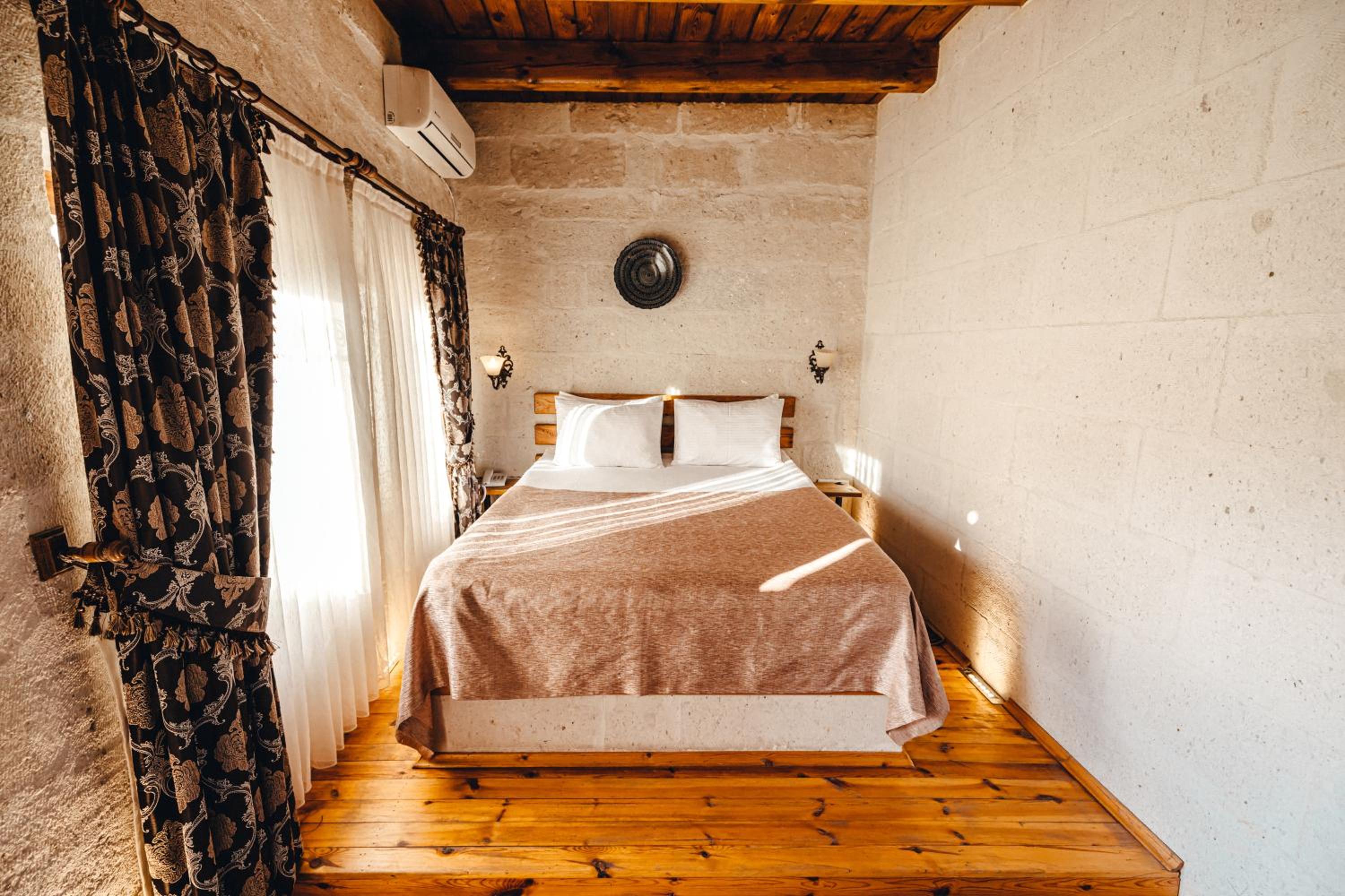 King Room with Spa Bath photo 2