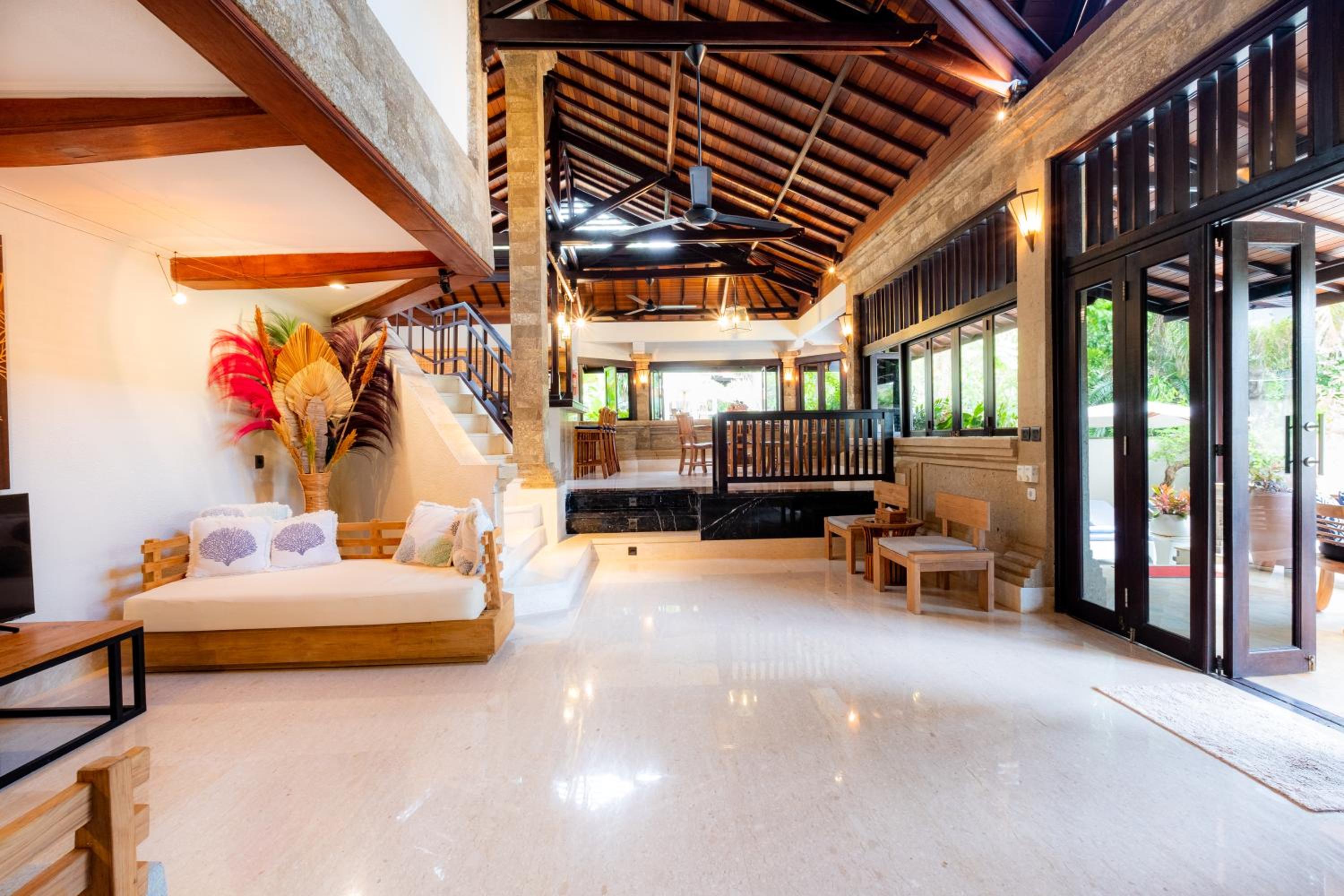 Villa with Private Pool - Photo 50