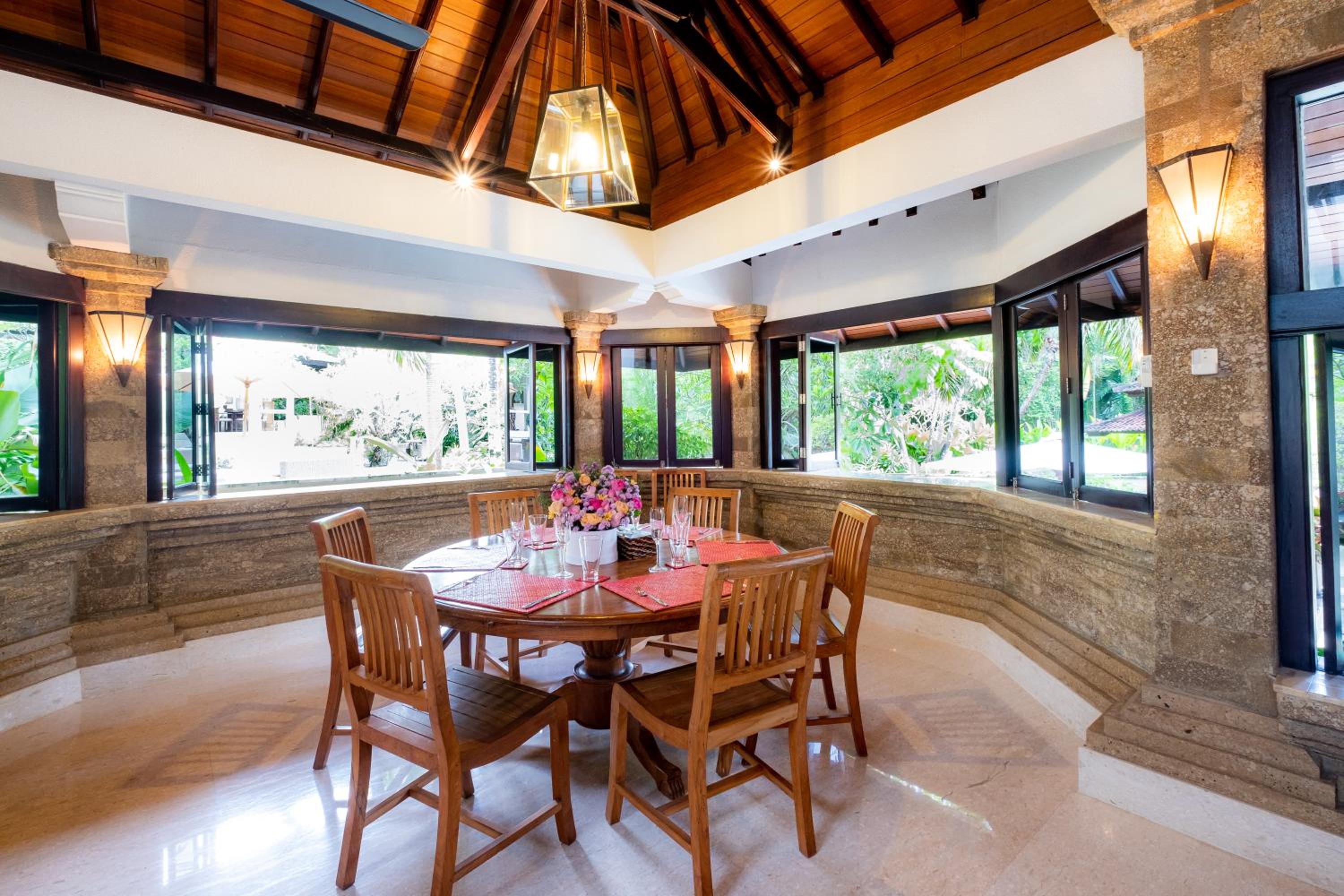 Villa with Private Pool - Photo 47
