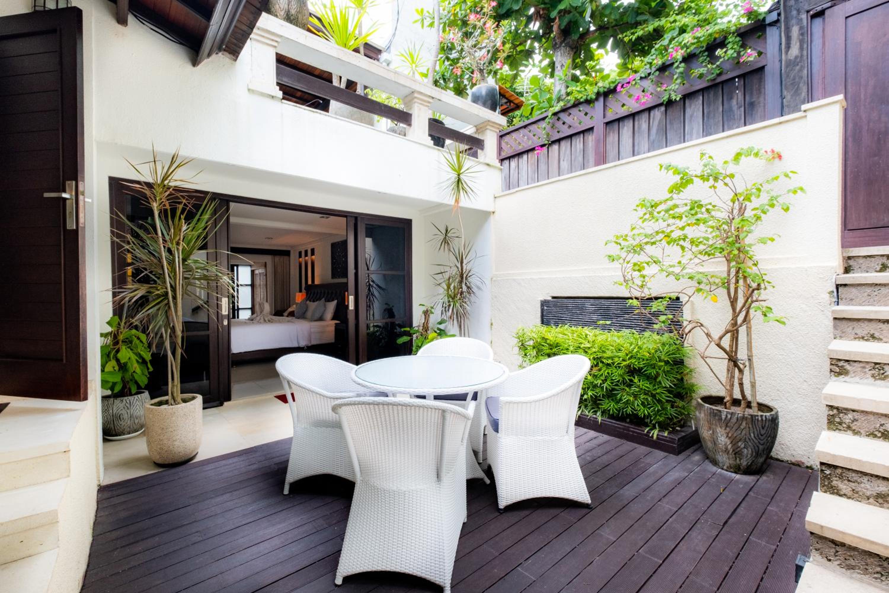 Villa with Private Pool - Photo 44