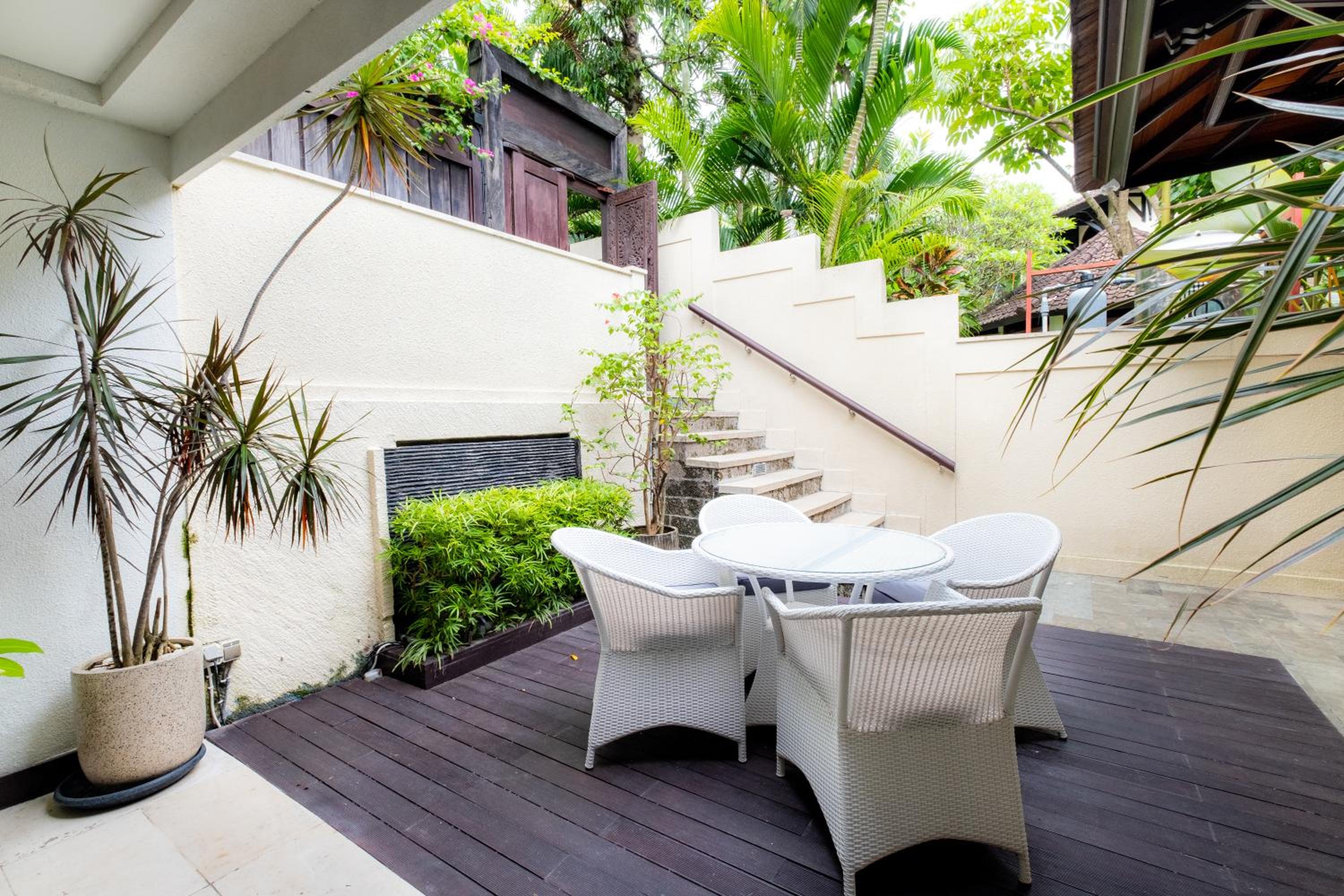Villa with Private Pool - Photo 42