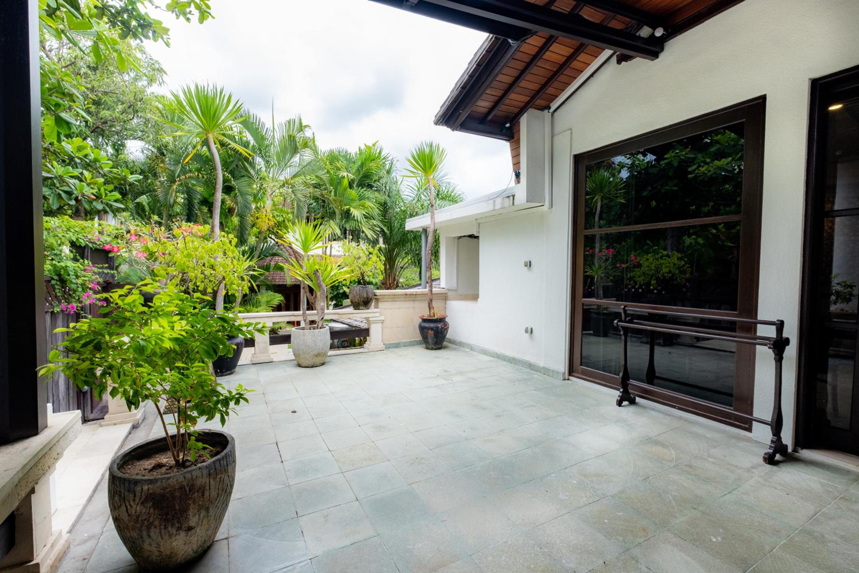 Villa with Private Pool - Photo 28