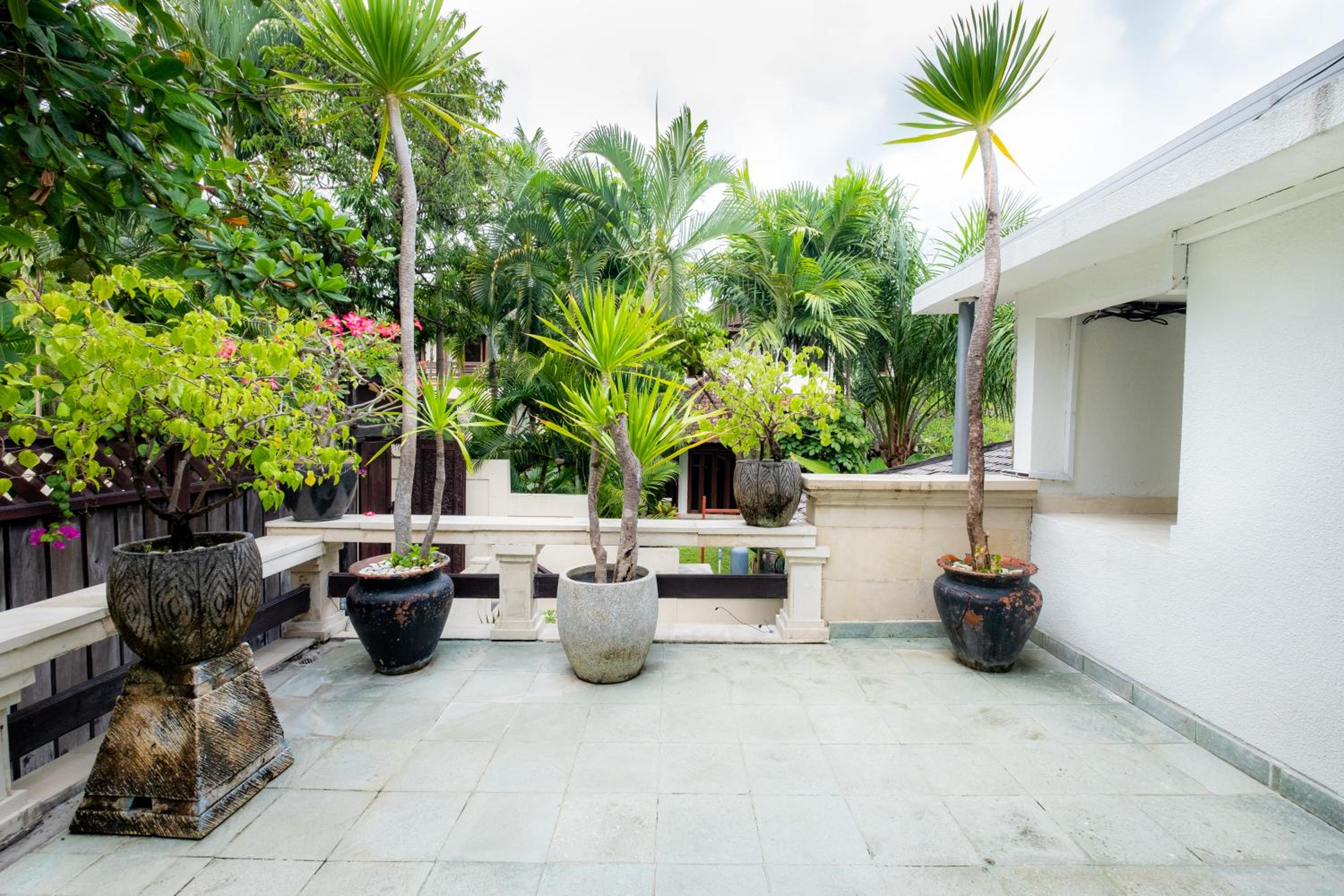 Villa with Private Pool - Photo 26