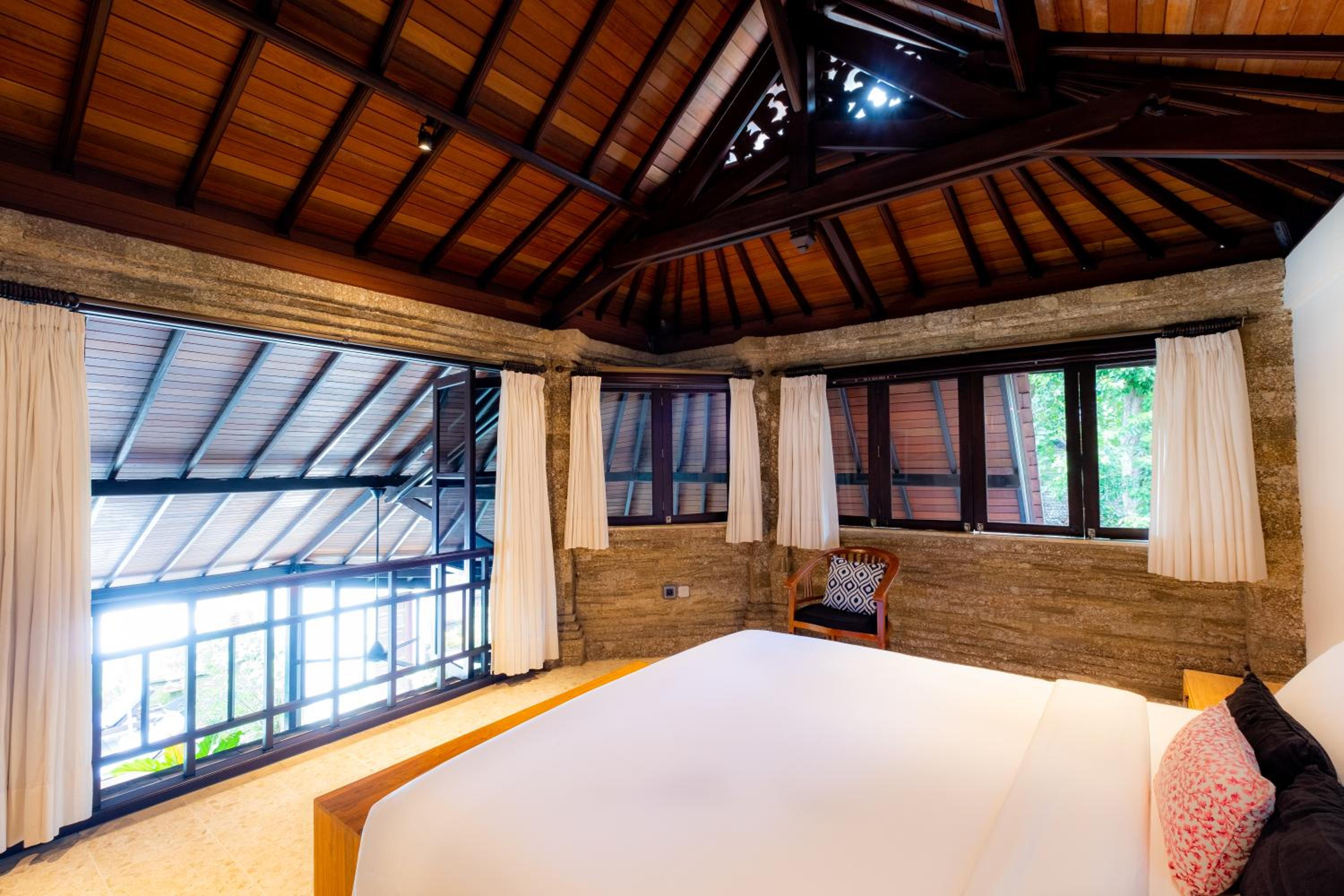 Villa with Private Pool - Photo 23