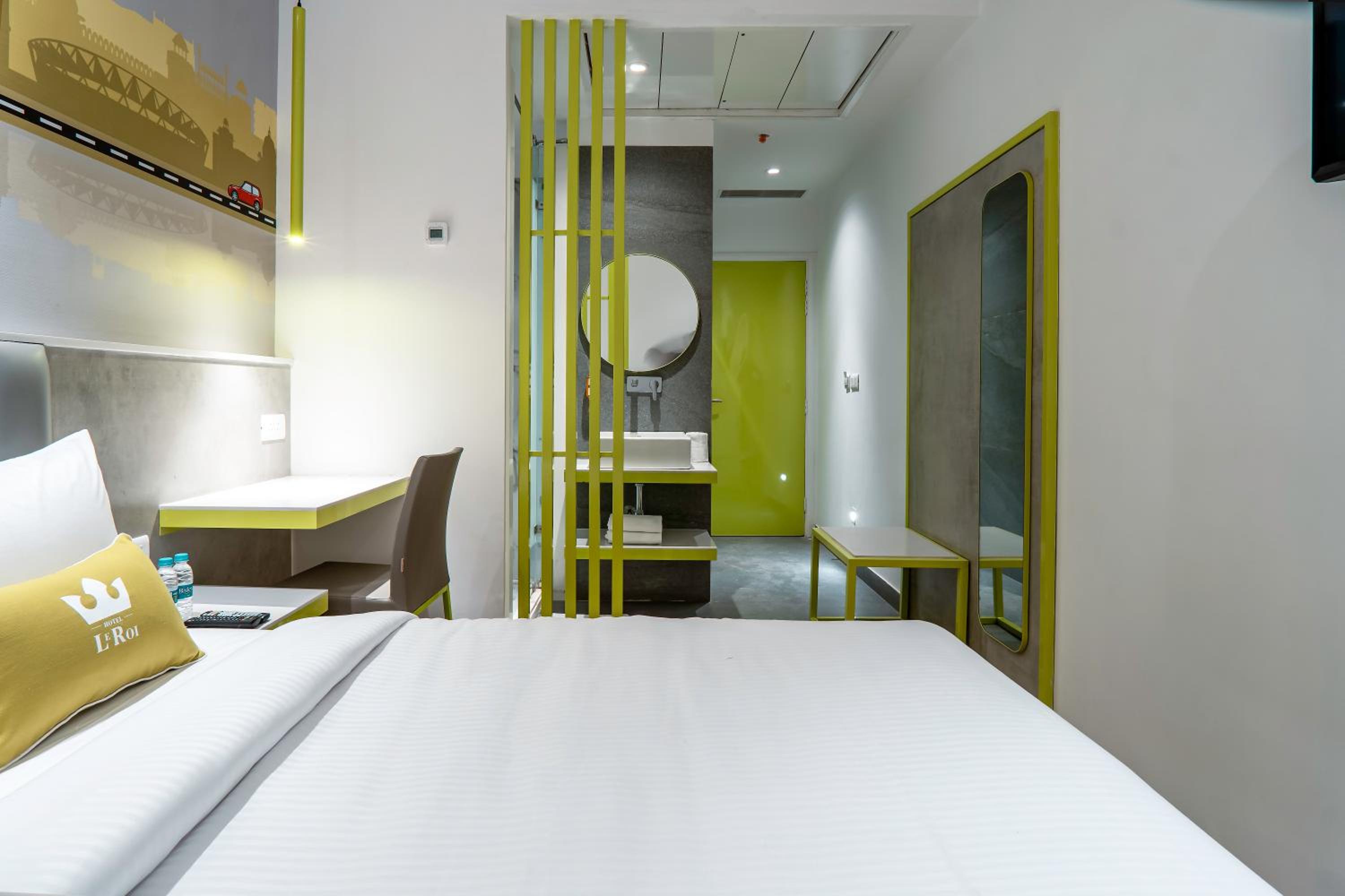 Deluxe Room - Photo 14