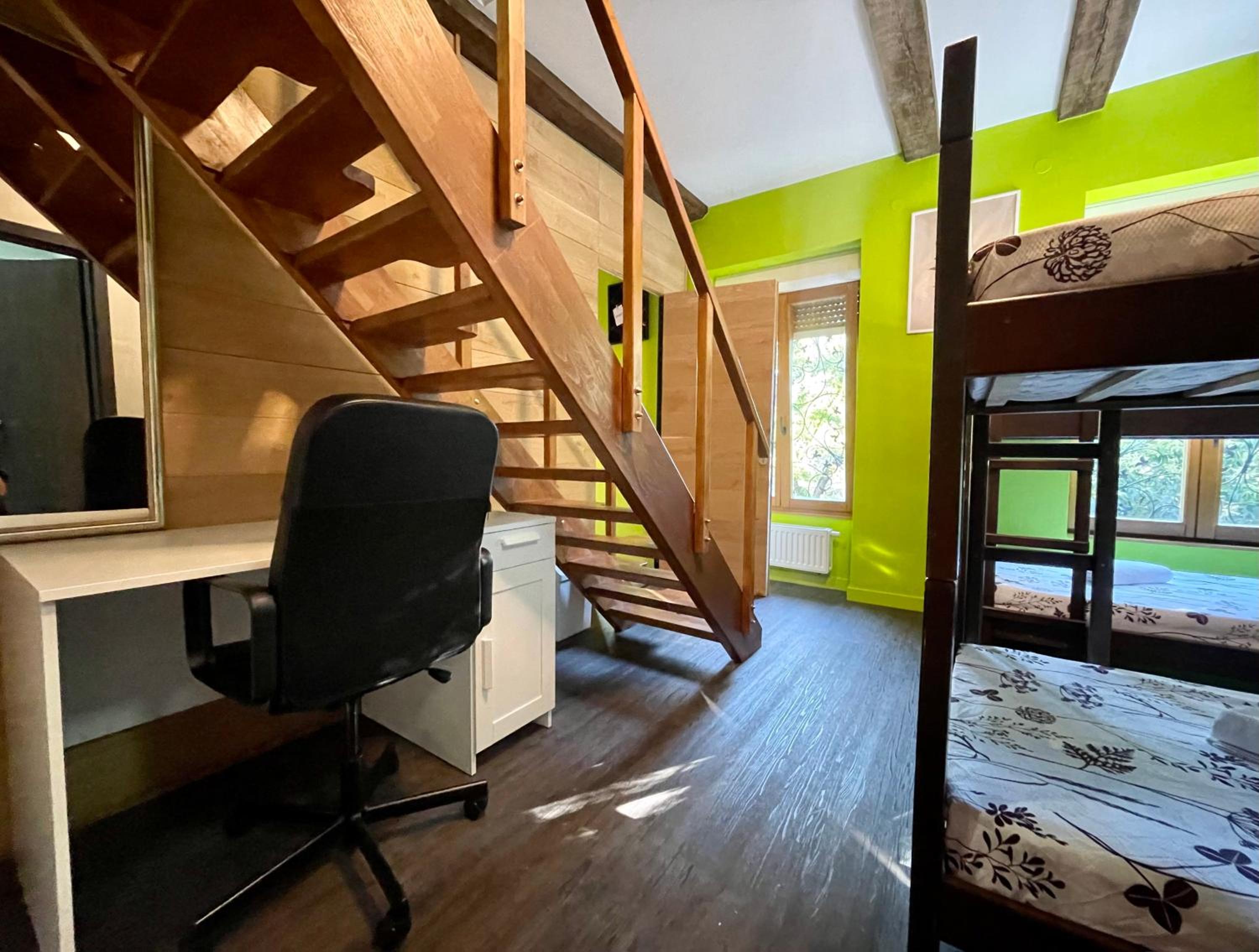 Bed in 6-Bed Mixed Dormitory Room