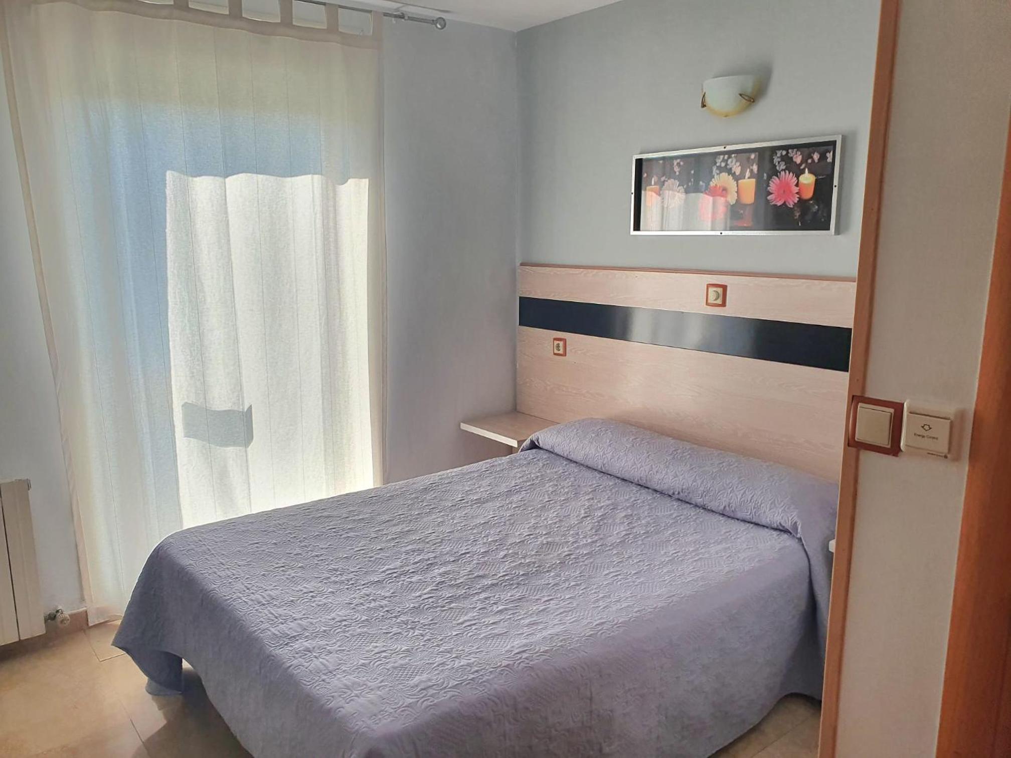 Double Room with Private Bathroom - Photo 1