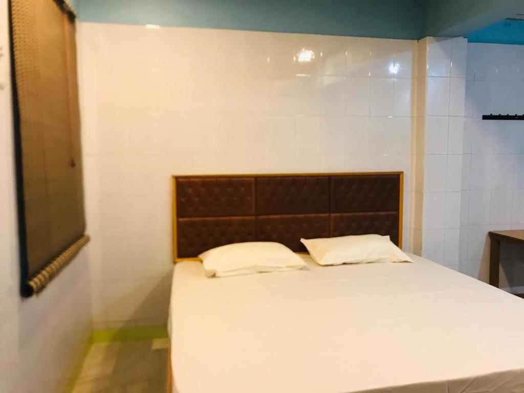 Deluxe Double Room (2 Adults + 1 Child) - Photo 11