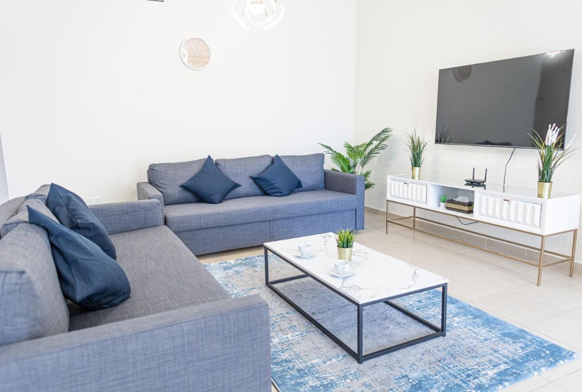 Apartment with Balcony photo 1
