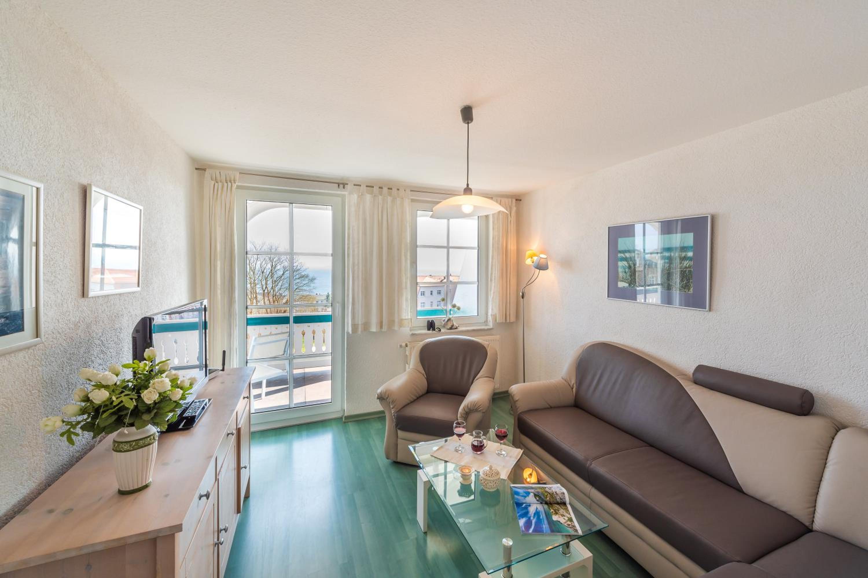 Superior One-Bedroom Apartment with Balcony