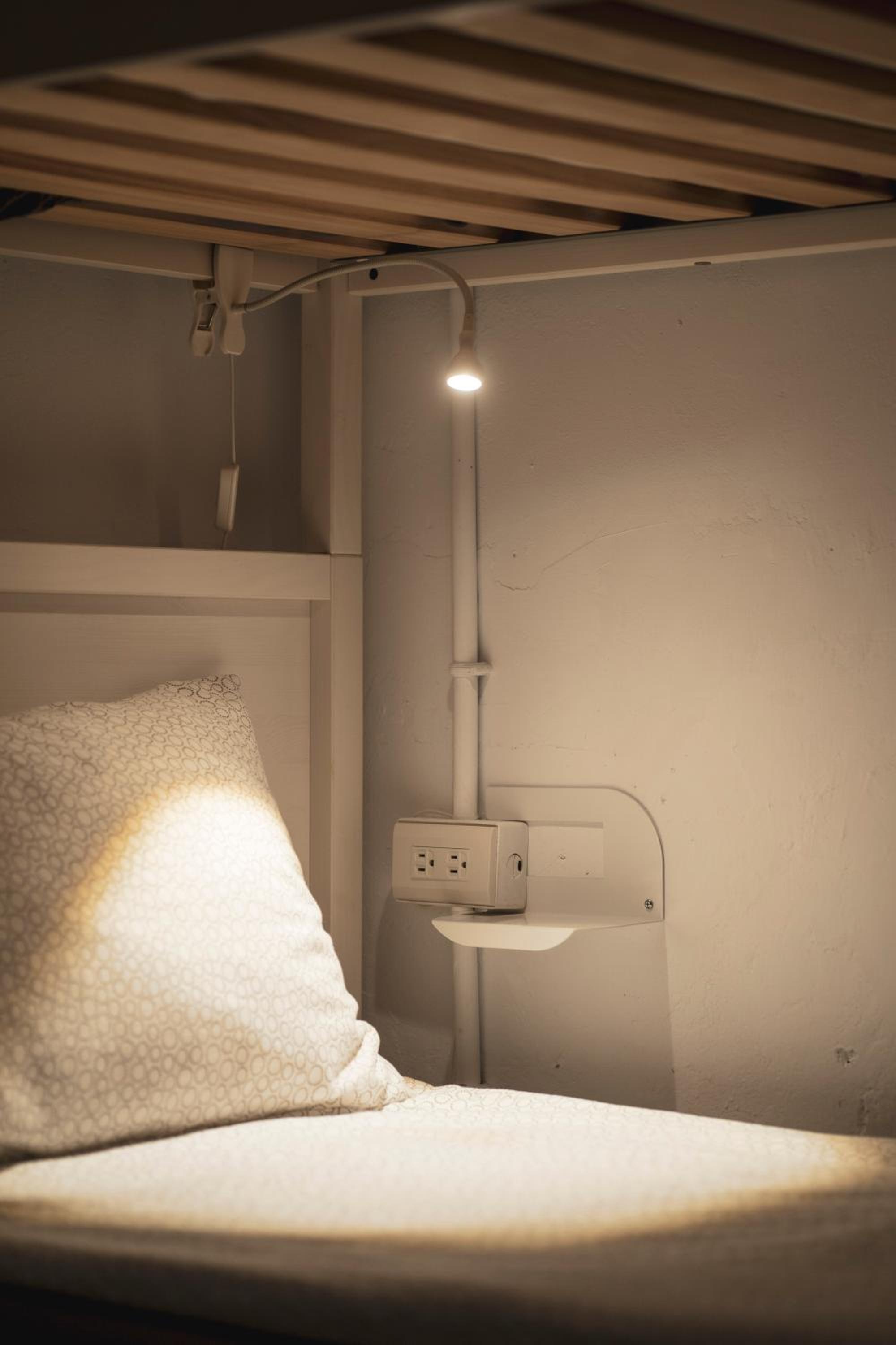 Bed in 6-Bed Mixed Dormitory Room photo 1