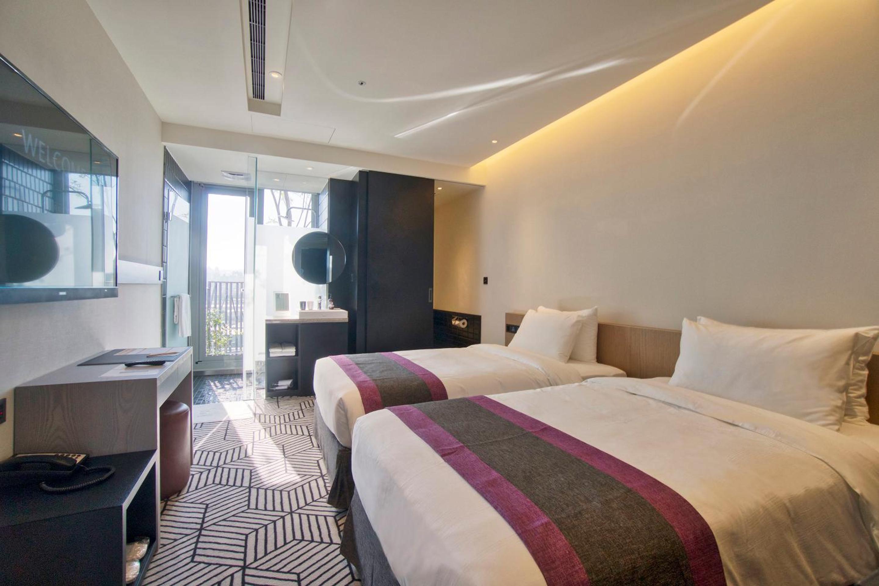 Standard Twin Room - Photo 7