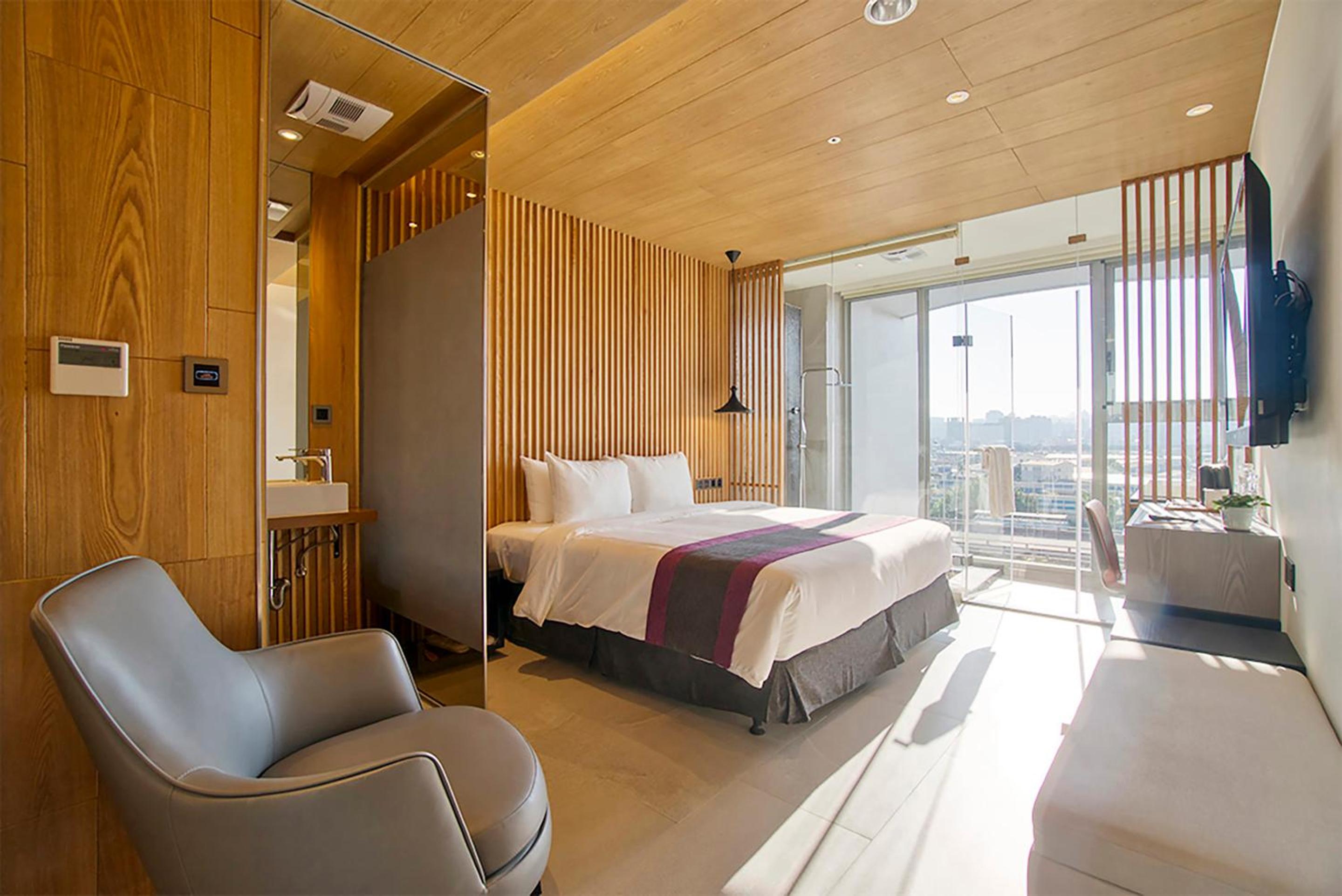 Deluxe Double Room B - Photo 3