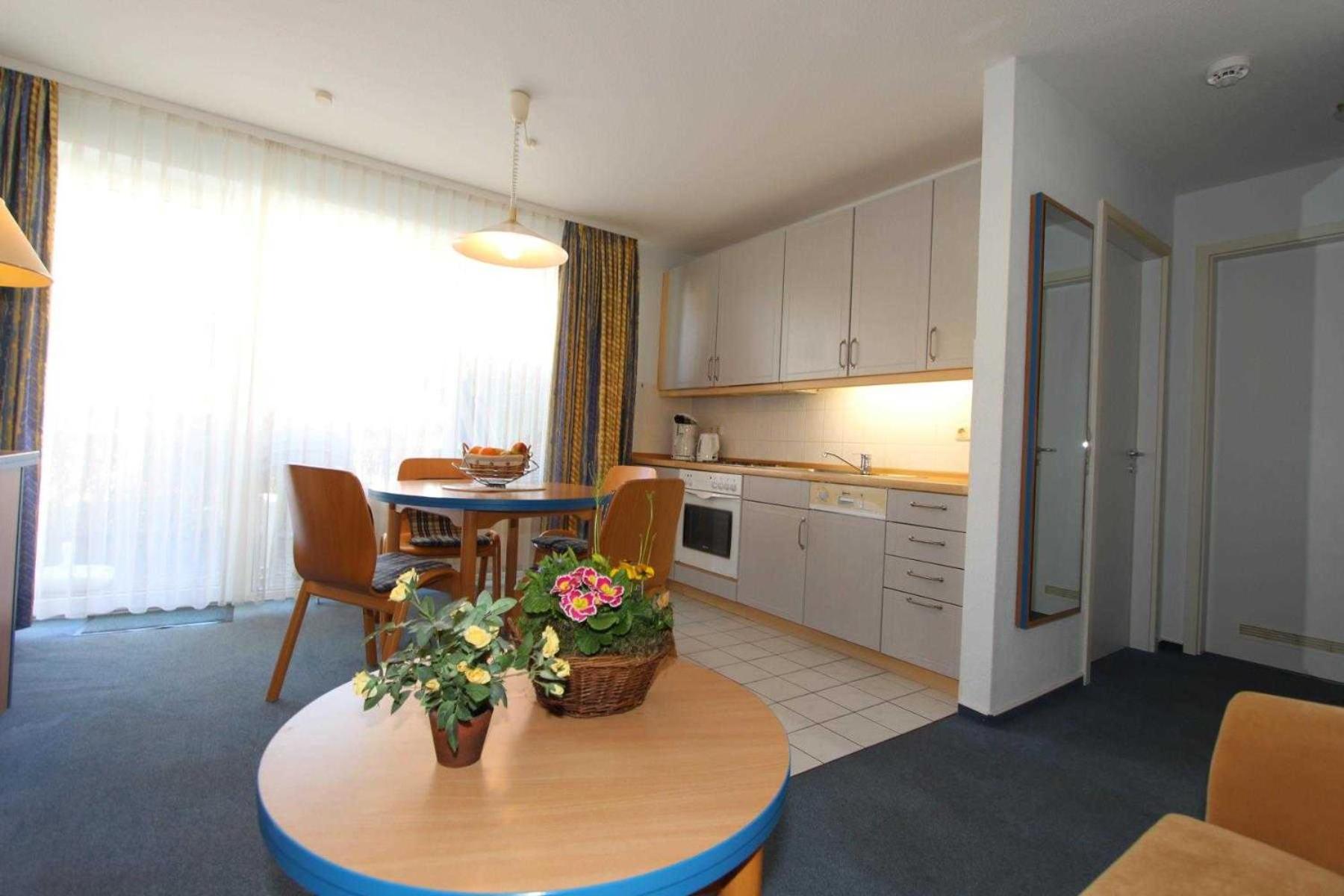 One-Bedroom Apartment with Shower photo 2