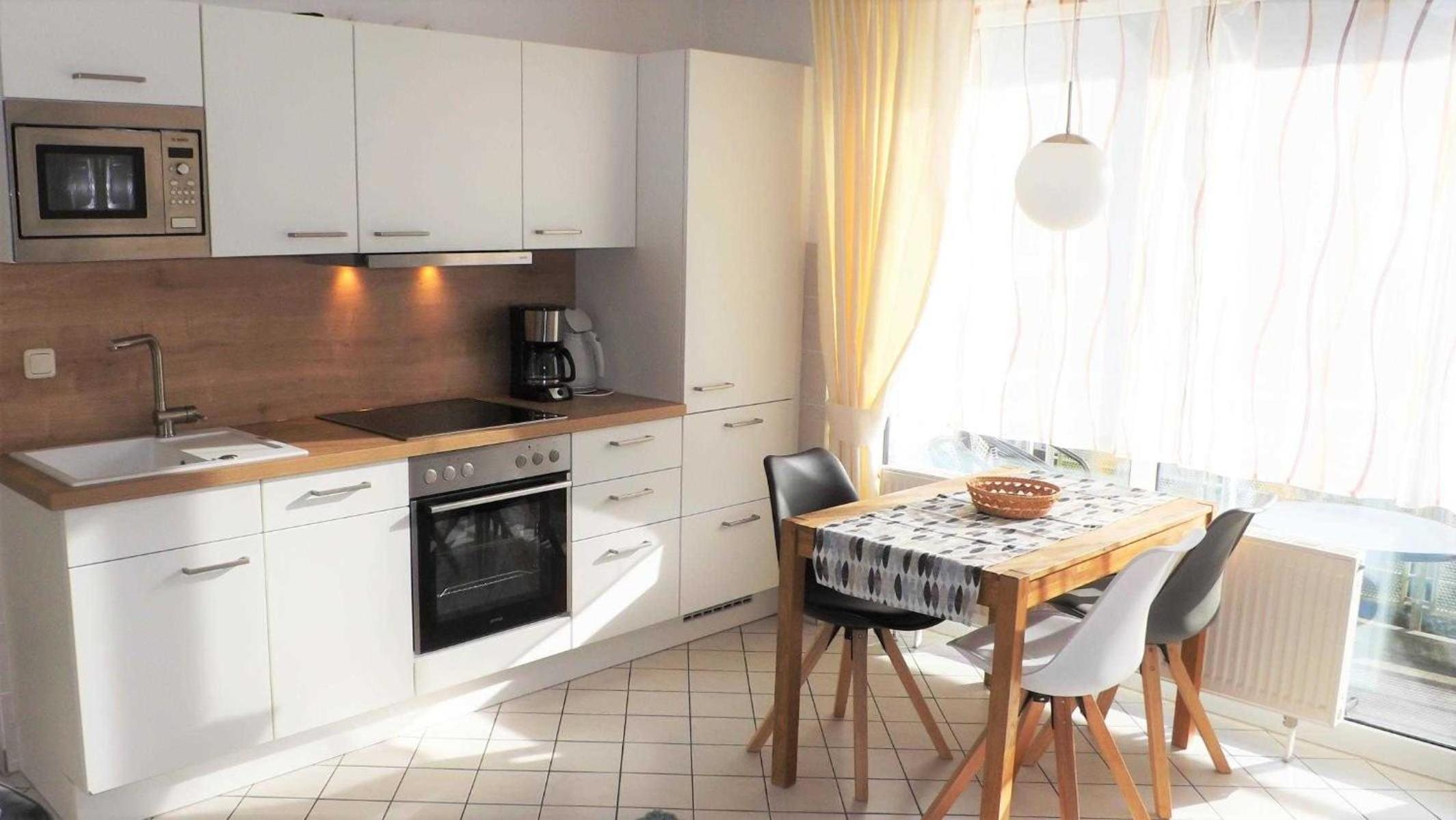 One-Bedroom Apartment with Terrace photo 2