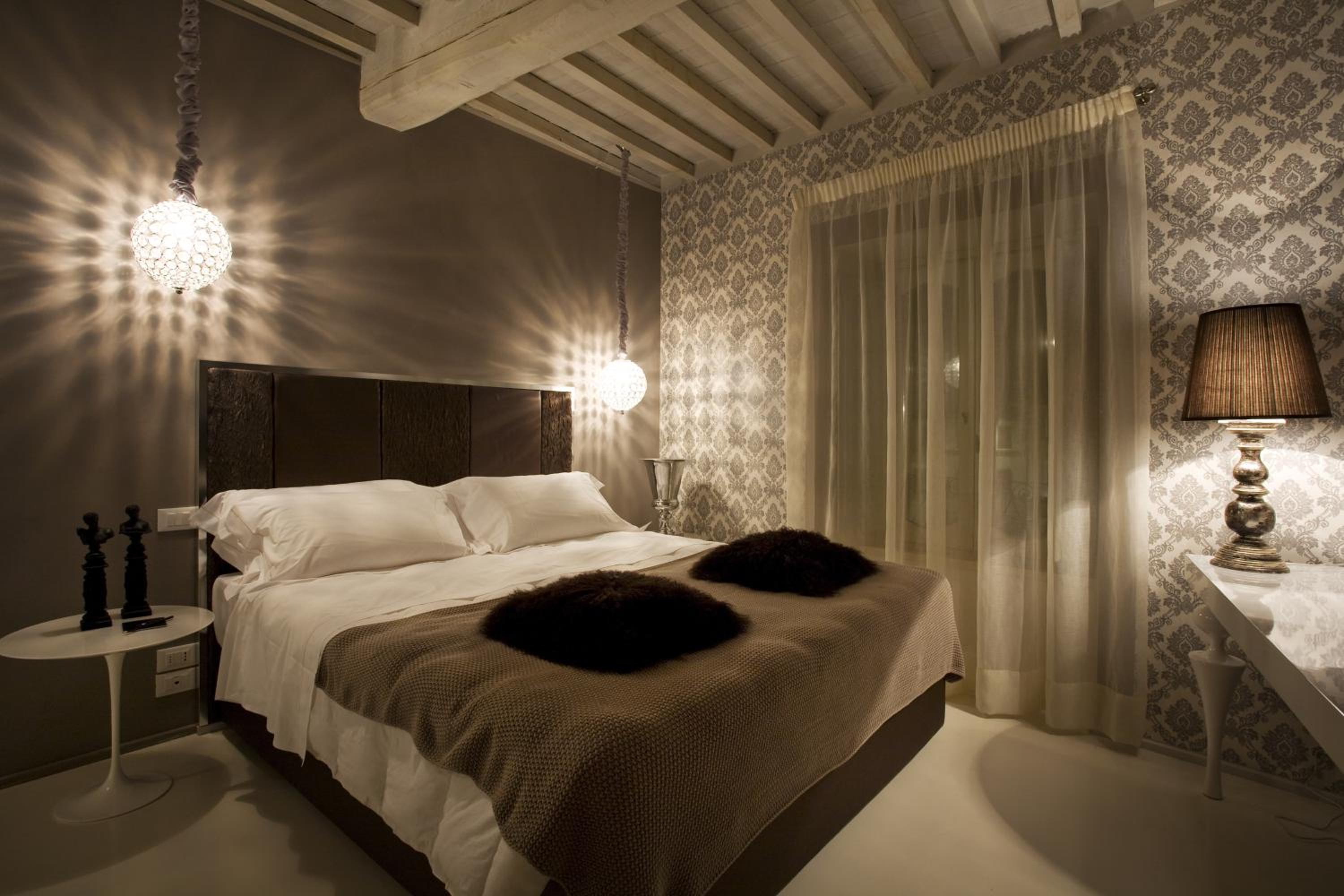 Standard Double Room - Photo 2