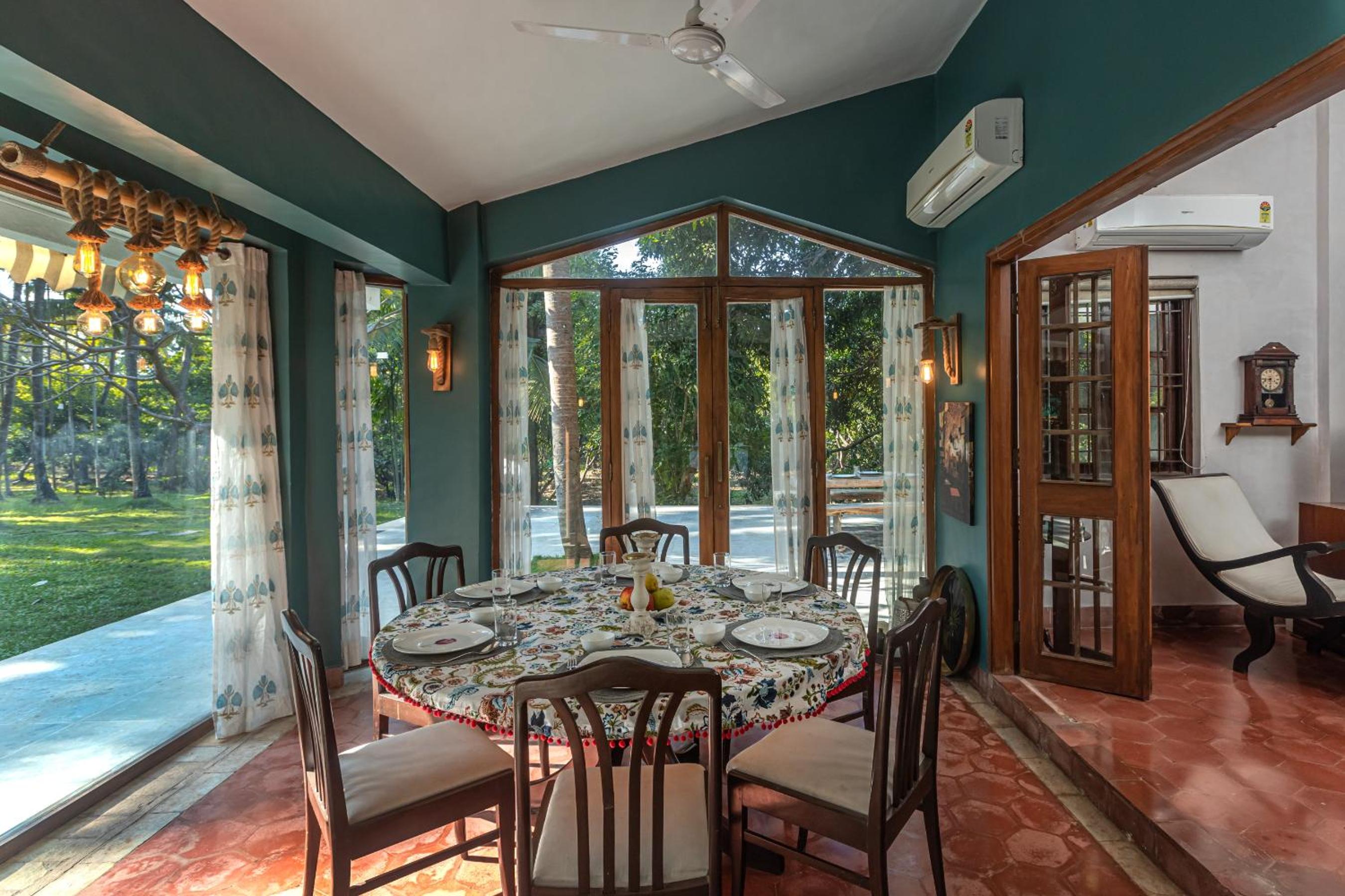 Three-Bedroom Villa - Photo 8