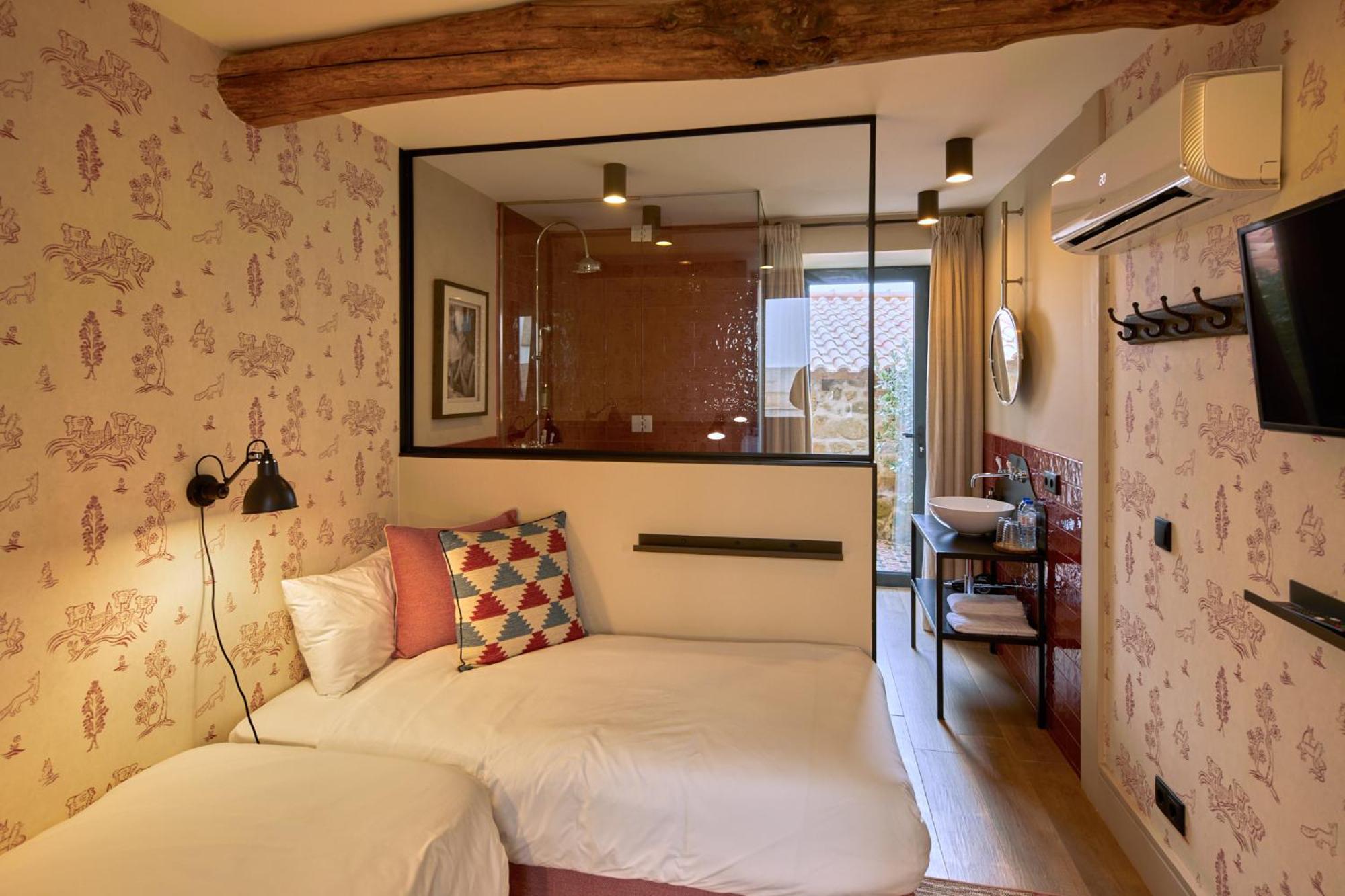 Standard Twin Room photo 2