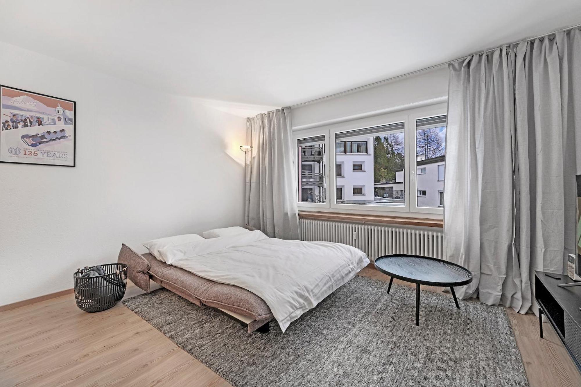 Apartment with Balcony photo 3