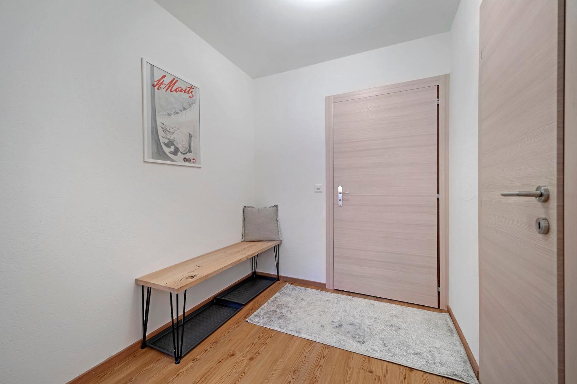 Apartment with Balcony photo 2