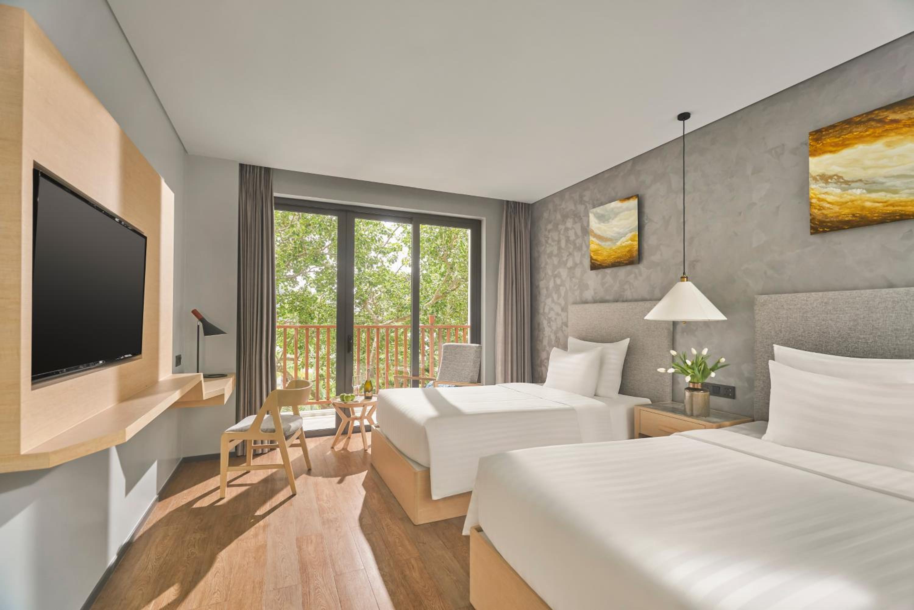 Twin Room with Balcony - Photo 1