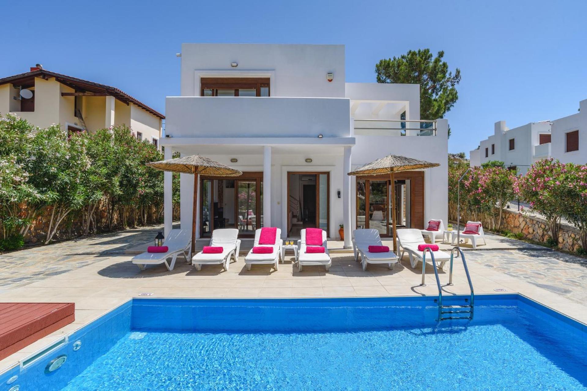 Villa photo 2