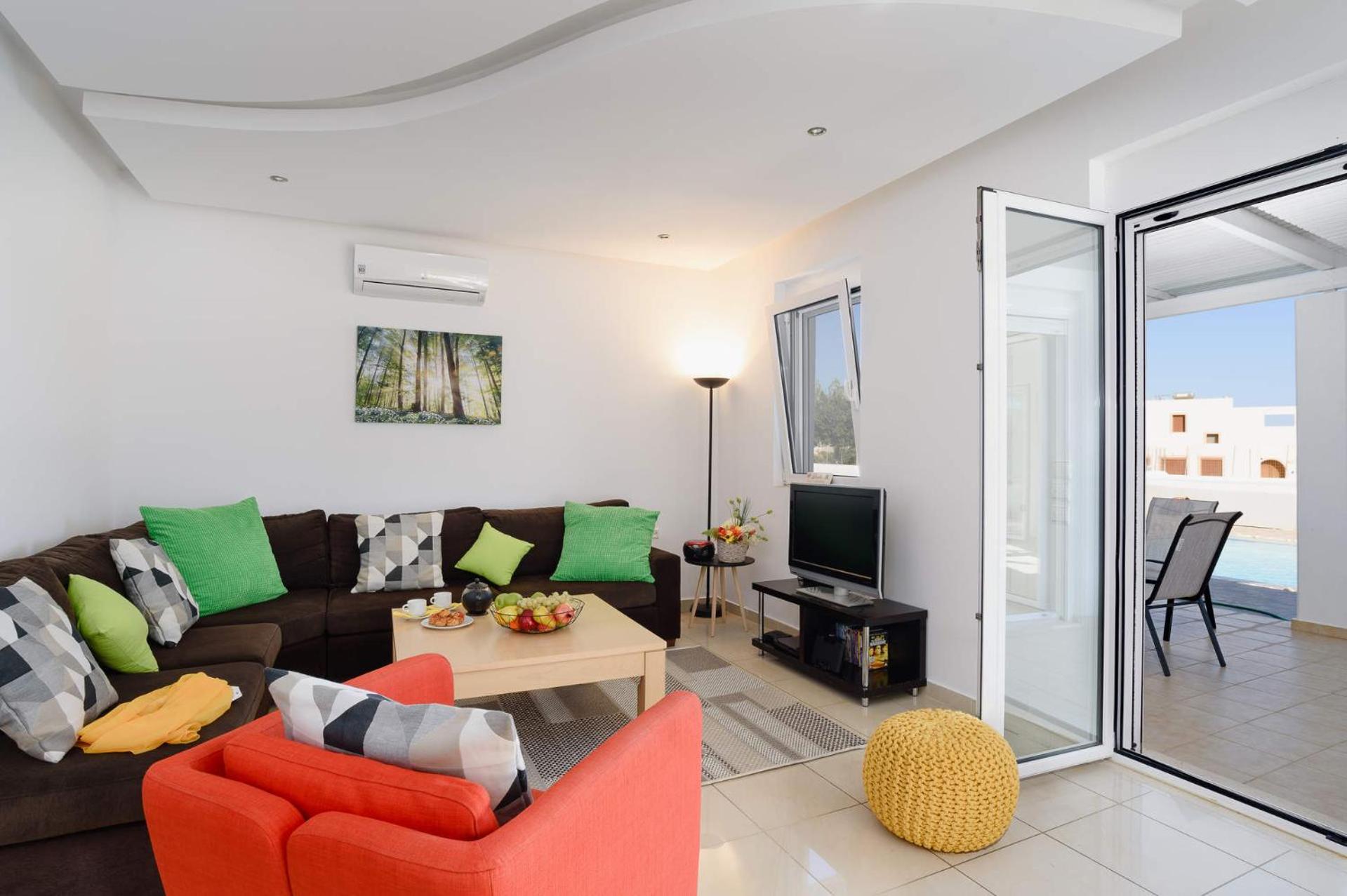 Villa photo 2