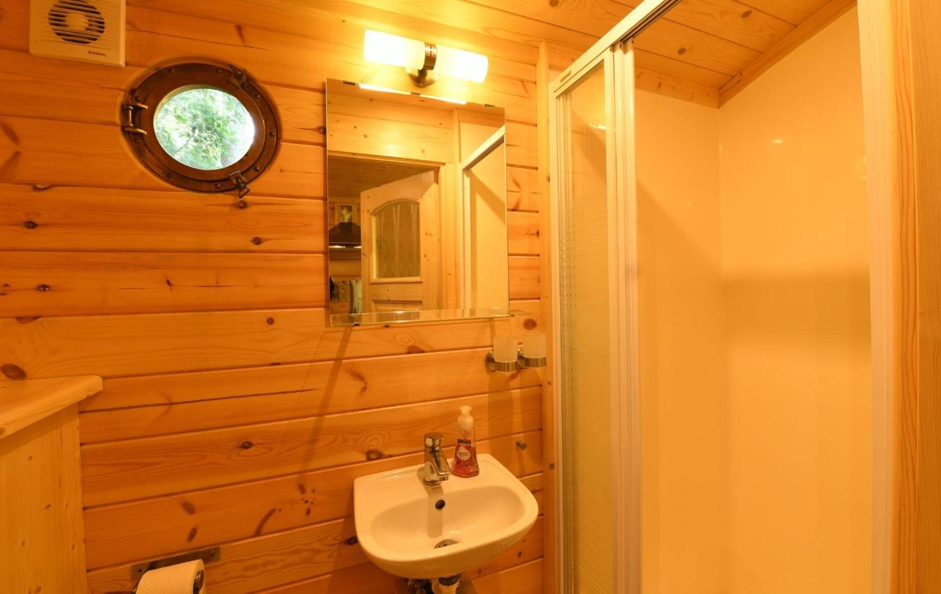 One-Bedroom Bungalow photo 3
