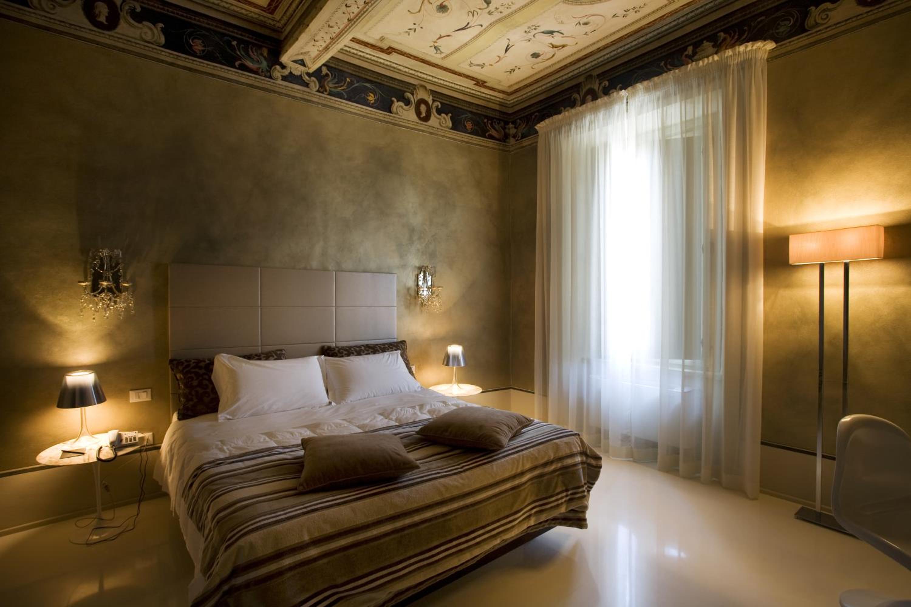 Deluxe Double Room - Photo 3