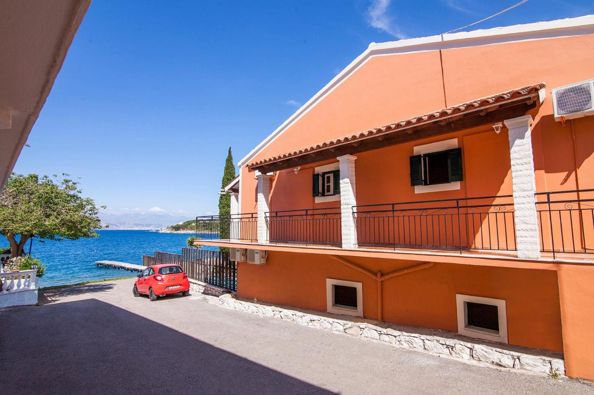 Villa photo 3