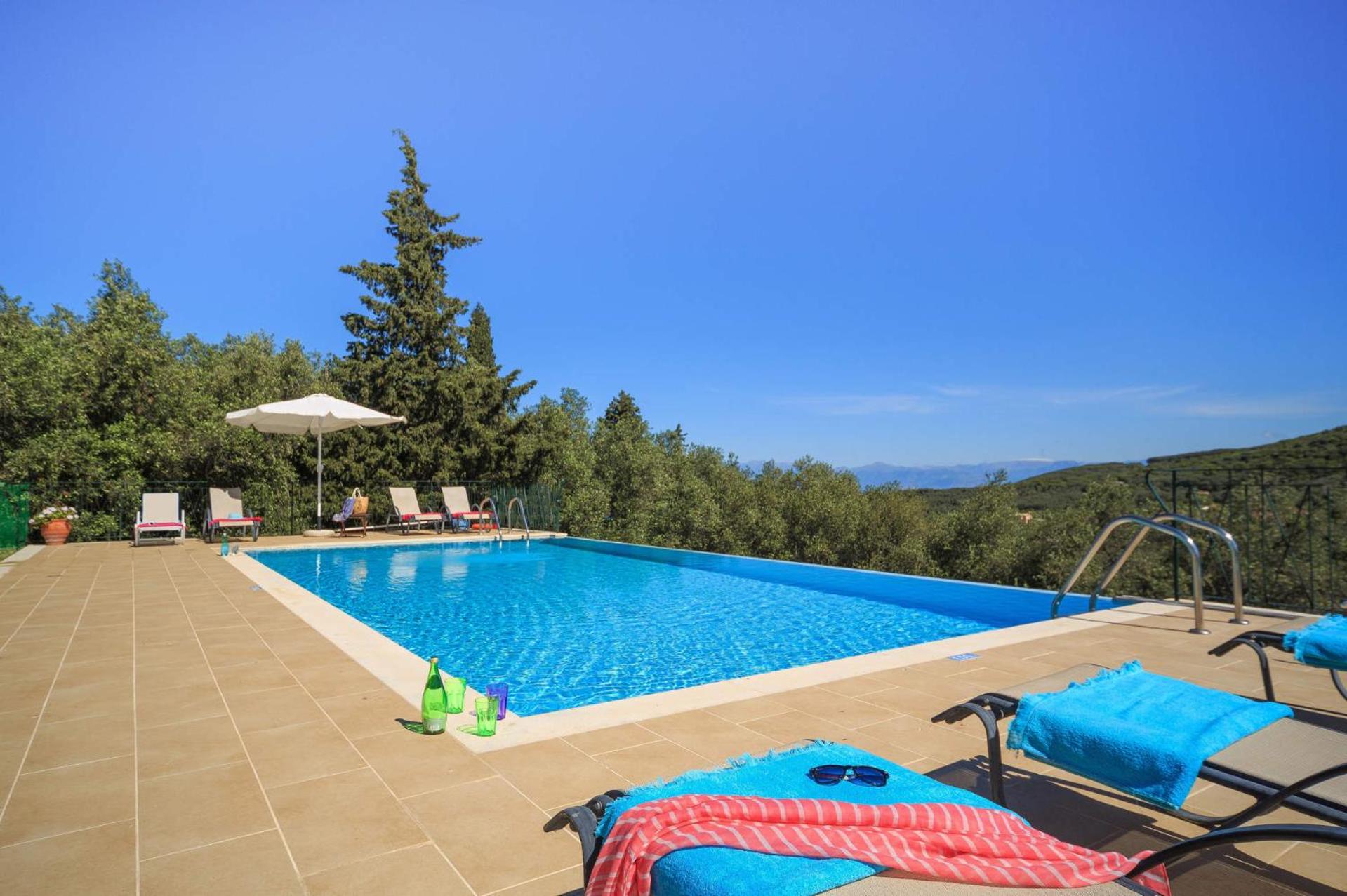 Villa photo 2