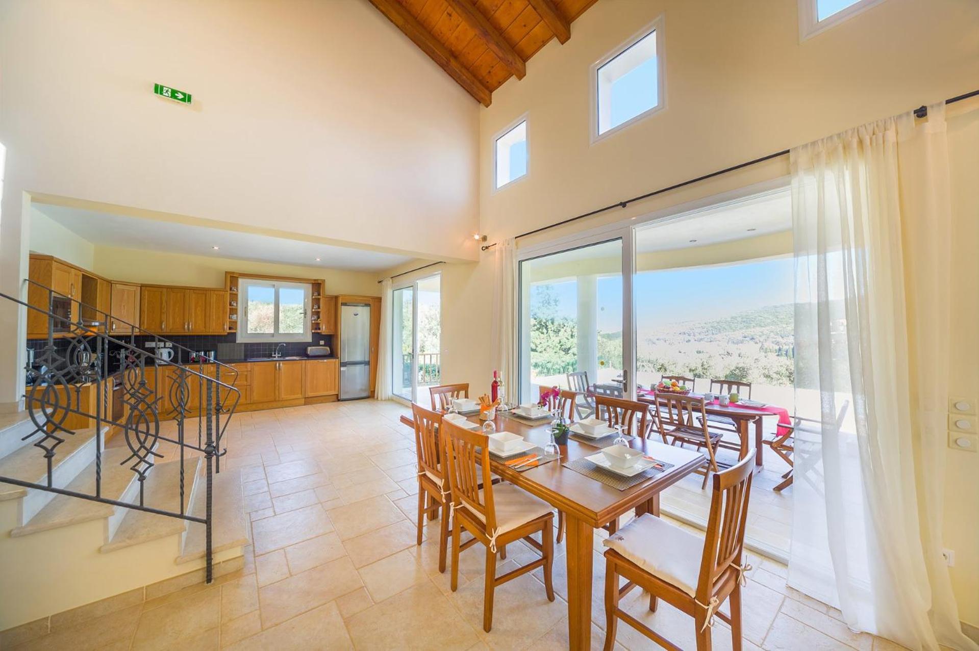 Villa photo 3
