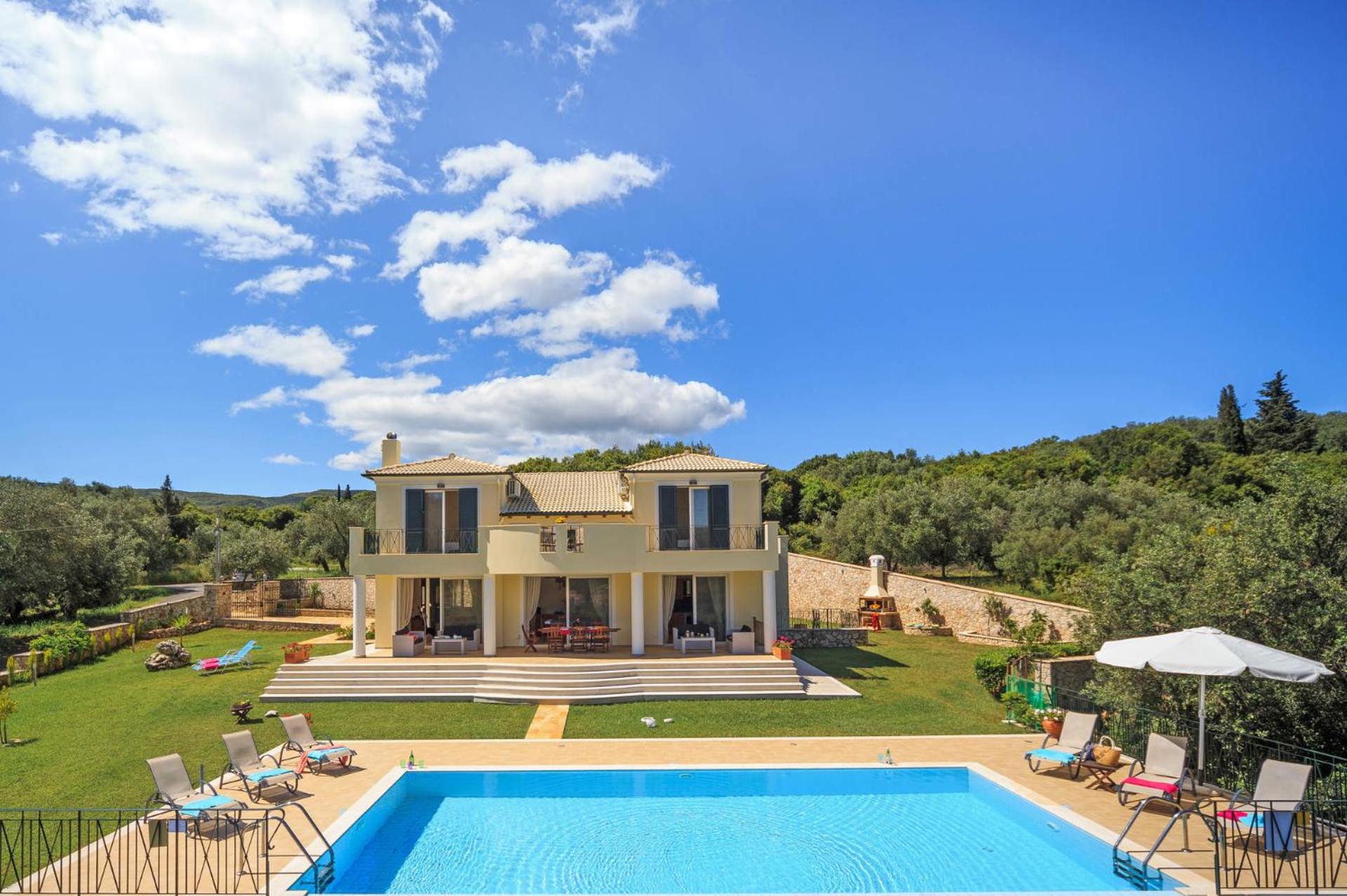 Villa photo 2