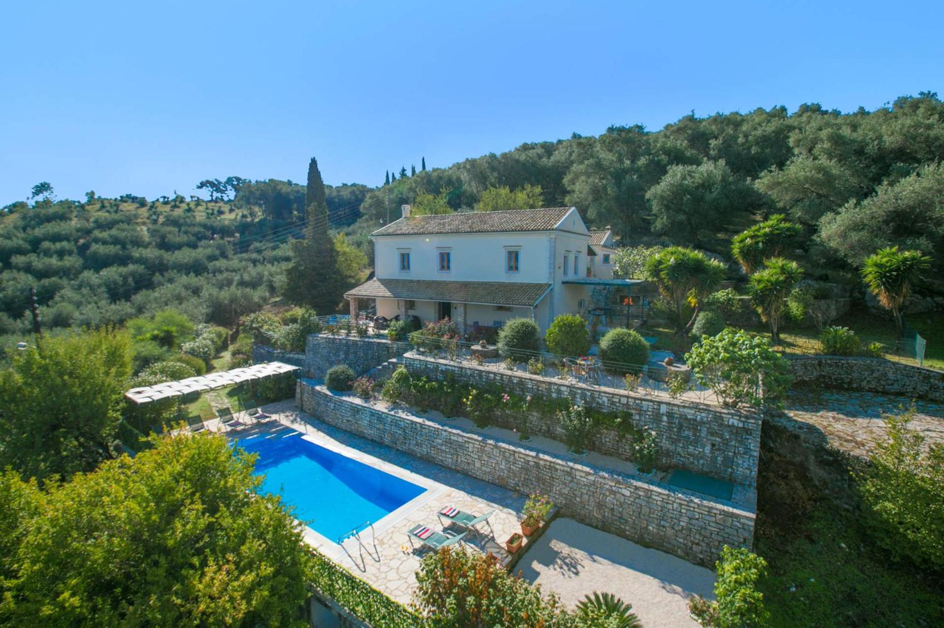 Villa photo 2